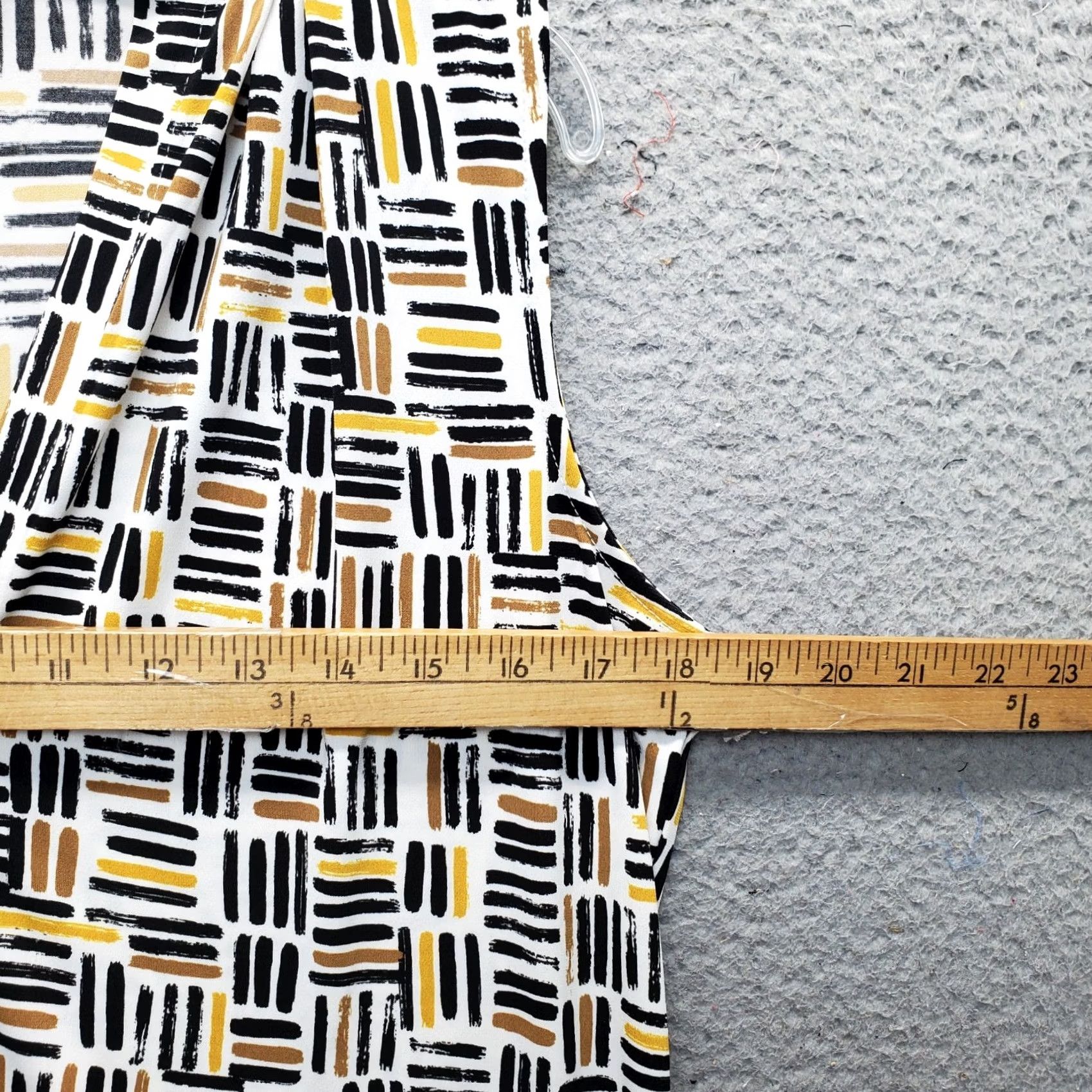 Calvin Klein Calvin Klein Blouse Womens M Multicolor Geometric Stretch V-Neck Pullover Shirt Sleeveless Top Size M / US 6-8 / IT 42-44 - 4 Thumbnail