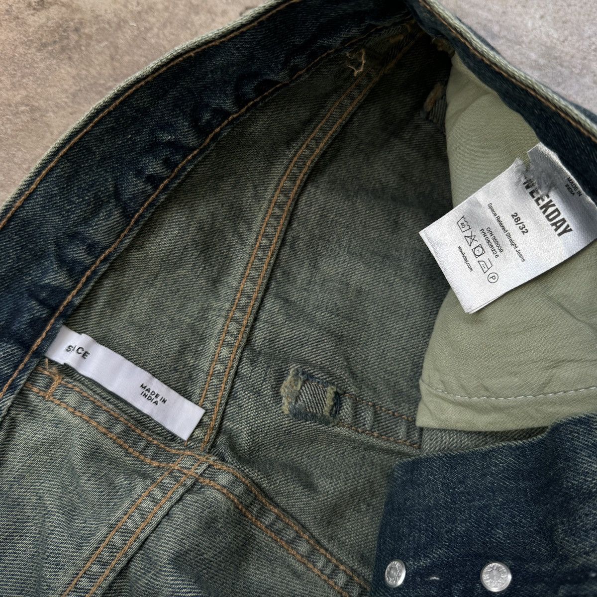 Weekday Weekday Space Relaxed Straight Jeans Astro Size 28" / US 6 / IT 42 - 6 Thumbnail