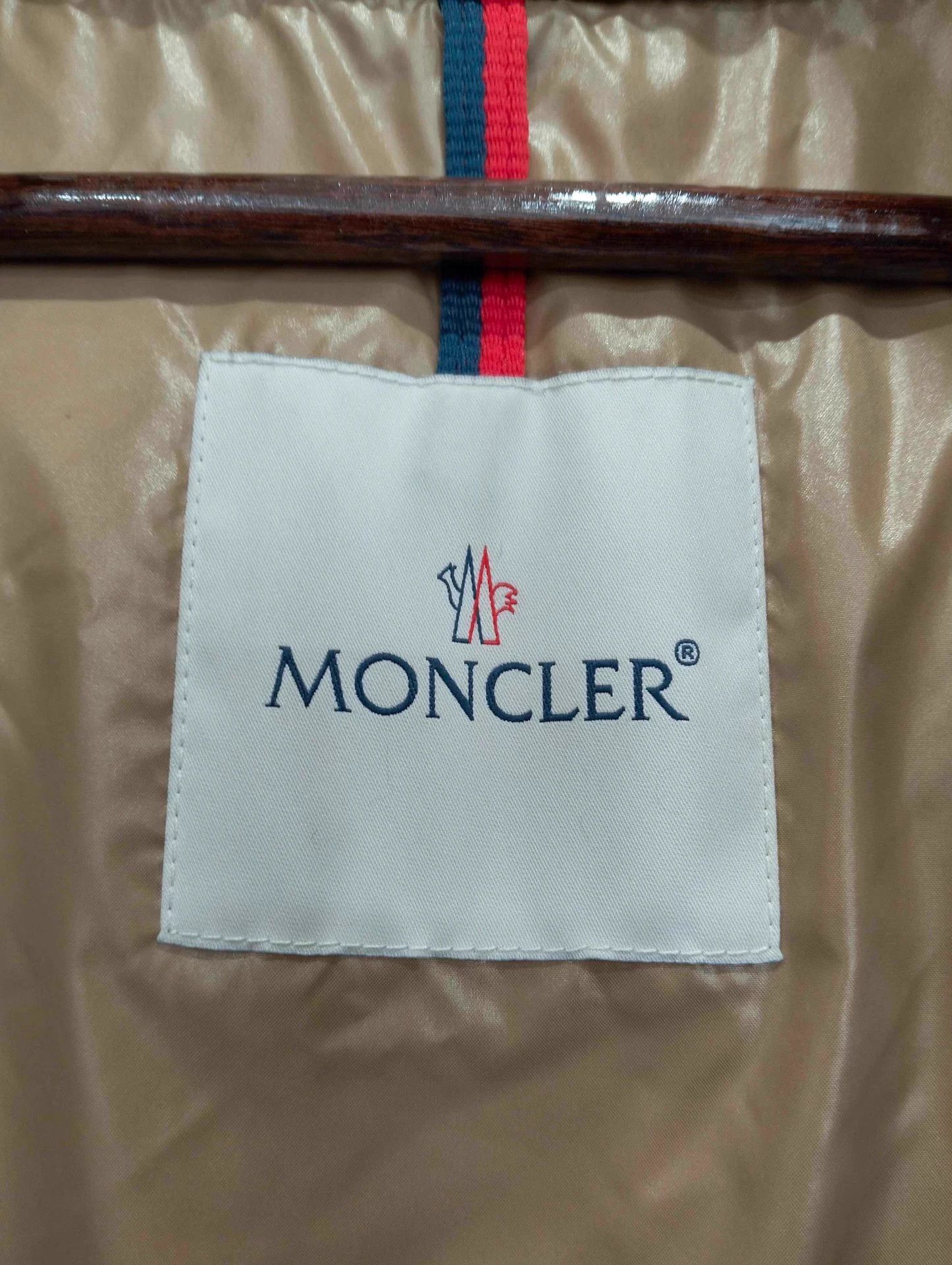 Moncler Moncler Down Jacket 2 (120) Size M / US 6-8 / IT 42-44 - 3 Thumbnail