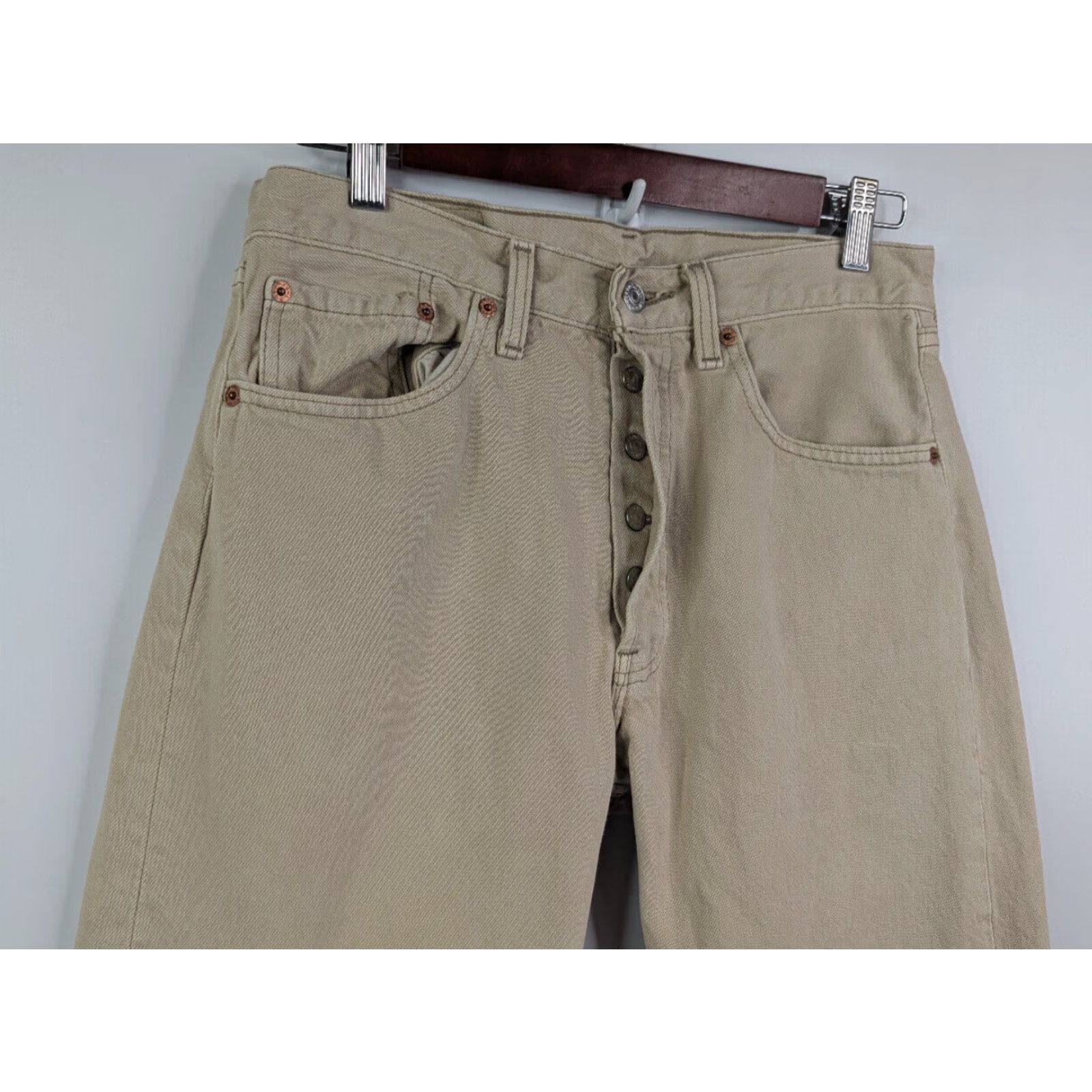 Levi's VINTAGE Levi's 501 Jeans Mens 30x34 Beige Denim USA 501-0612 5-Pocket Straight Leather? Logo 90s Grunge Hipster City College USA Mens Size US 30 / EU 46 - 4 Thumbnail