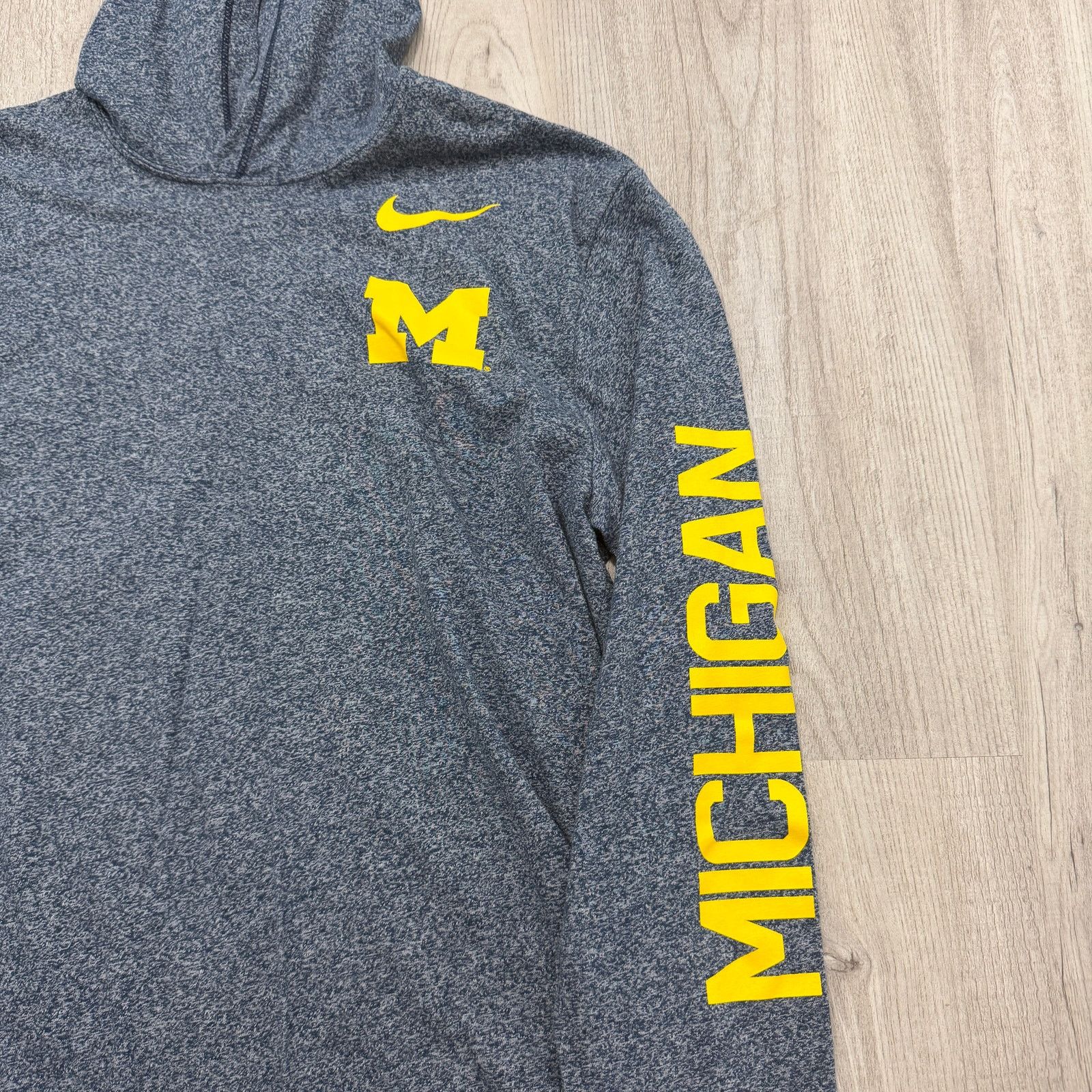 Nike Nike Michigan Wolverines Hooded Shirt Medium Gray Yellow Size US M / EU 48-50 / 2 - 3 Thumbnail