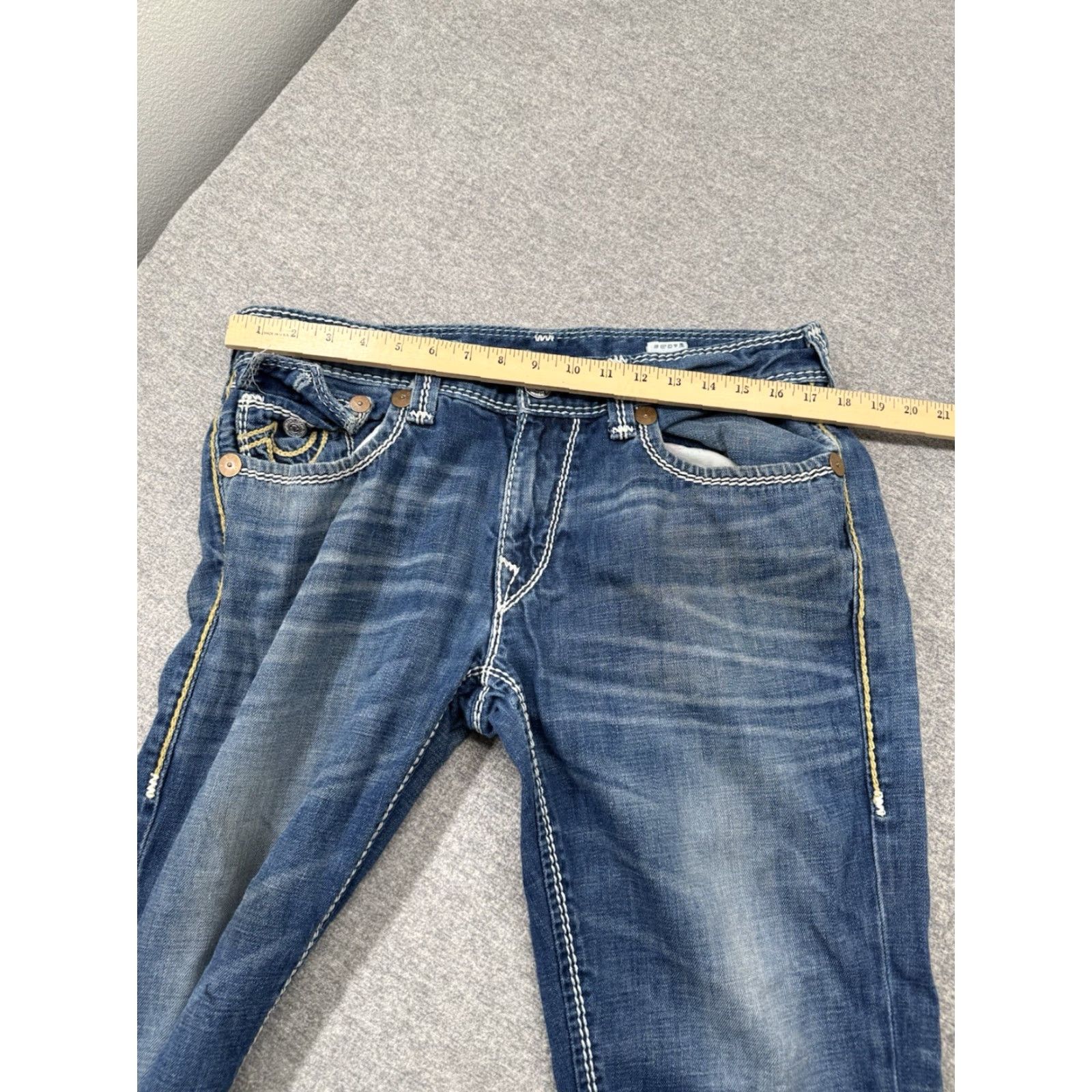 True Religion VINTAGE True Religion Ricky Big T Jeans Men 34x32 Distressed Horseshoe Pocket Denim Blue 34 Inseam Relaxed Straight mens Size US 34 / EU 50 - 5 Thumbnail
