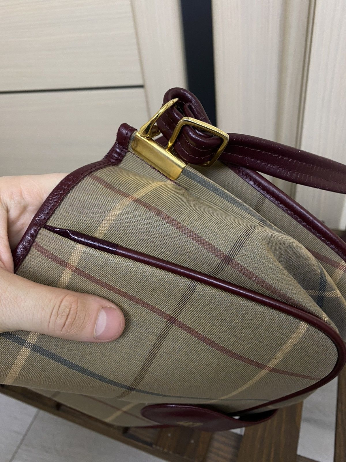 Burberry Vintage Burberry Canvass Check Messenger Bag Real Leather Size ONE SIZE - 25 Thumbnail