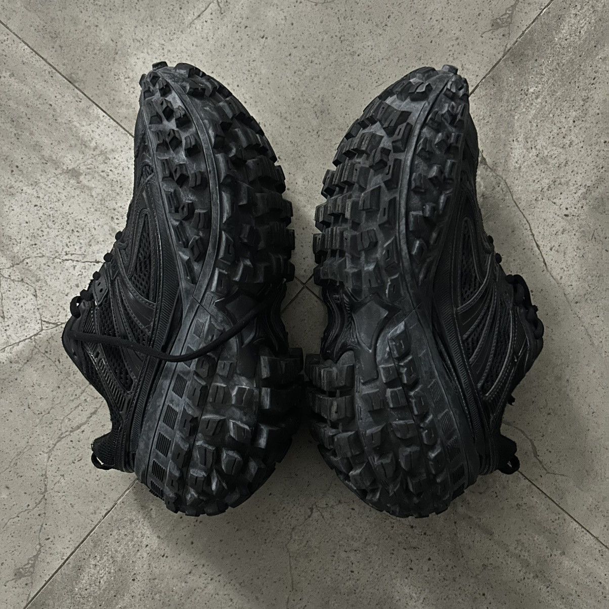 BALENCIAGA bouncer screw defender 希少 41 Balenciaga Defender Bouncer Screw Sneakers on SALE | Saks