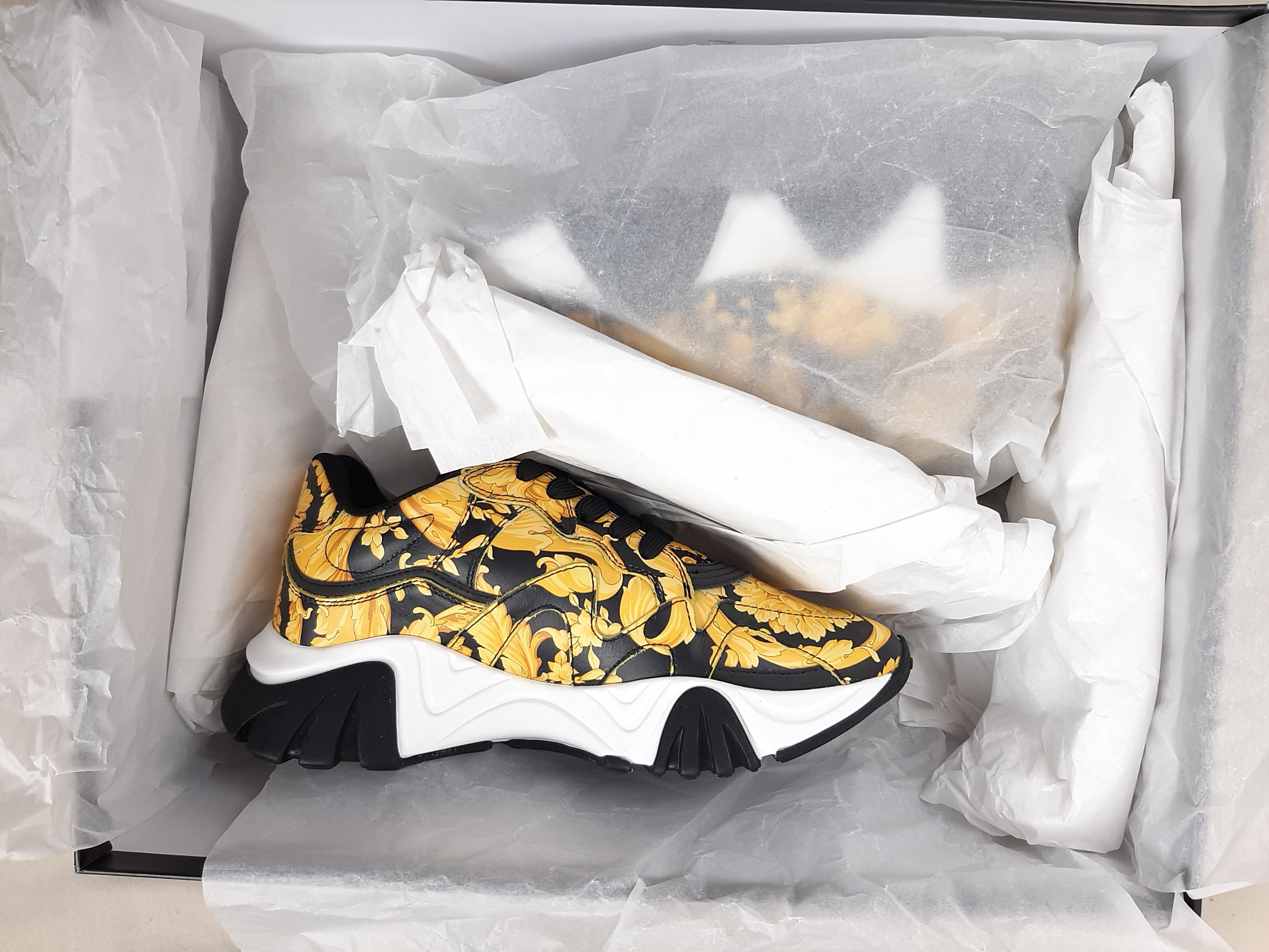 Versace Versace Greca Squalo Barocco Sneakers Size US 7 EU 37 Size US 7 / IT 37 - 11 Thumbnail
