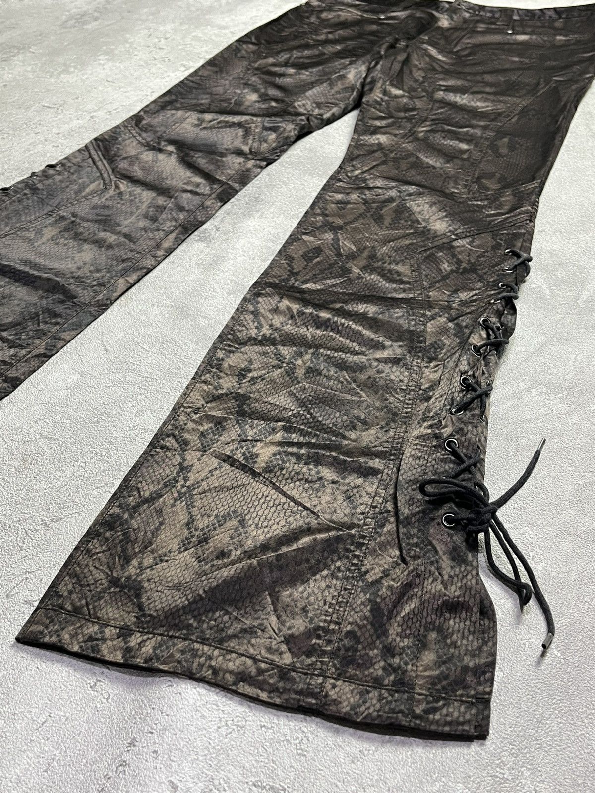 Japanese Brand Semanticdesign Snake skin python Flare Laces Pant Size US 30 / EU 46 - 3 Thumbnail
