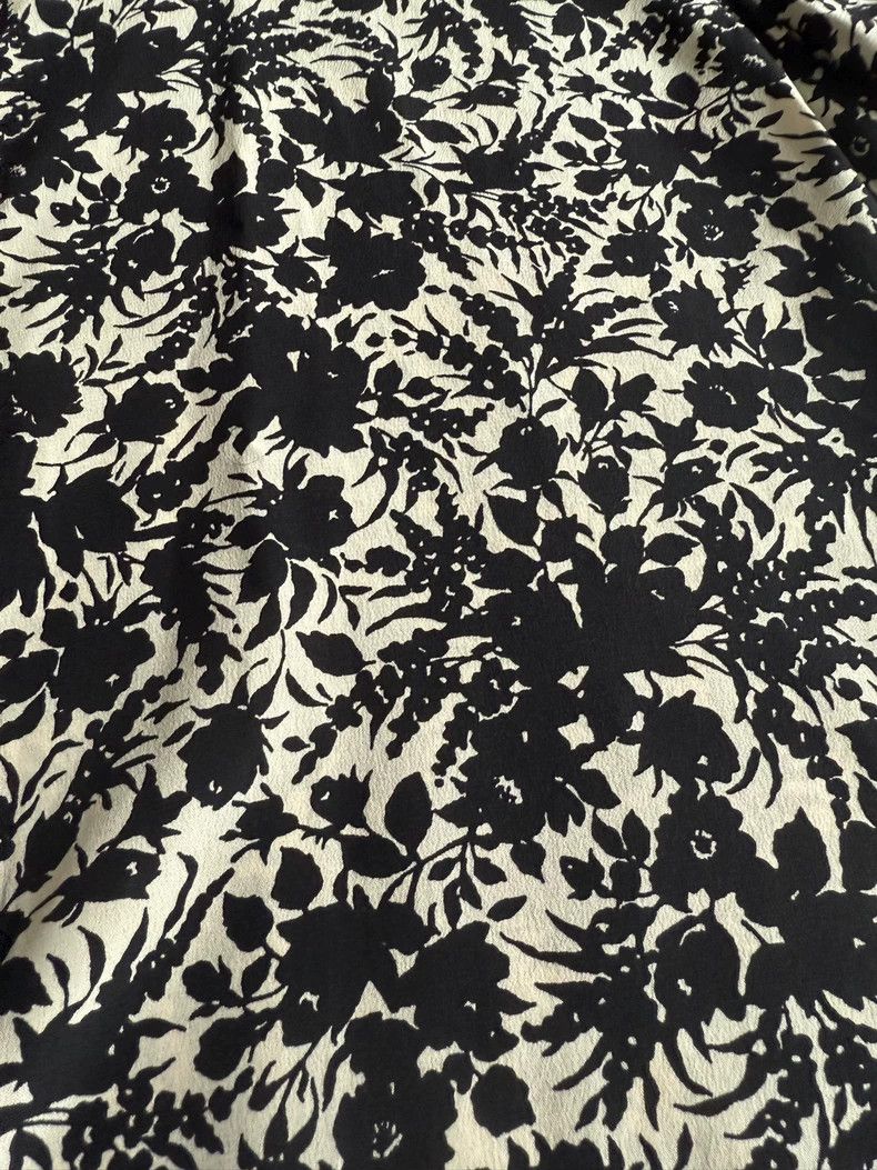 Saint Laurent Paris Saint Laurent Paris size 37 The most beautiful flowers shir Size US M / EU 48-50 / 2 - 6 Thumbnail