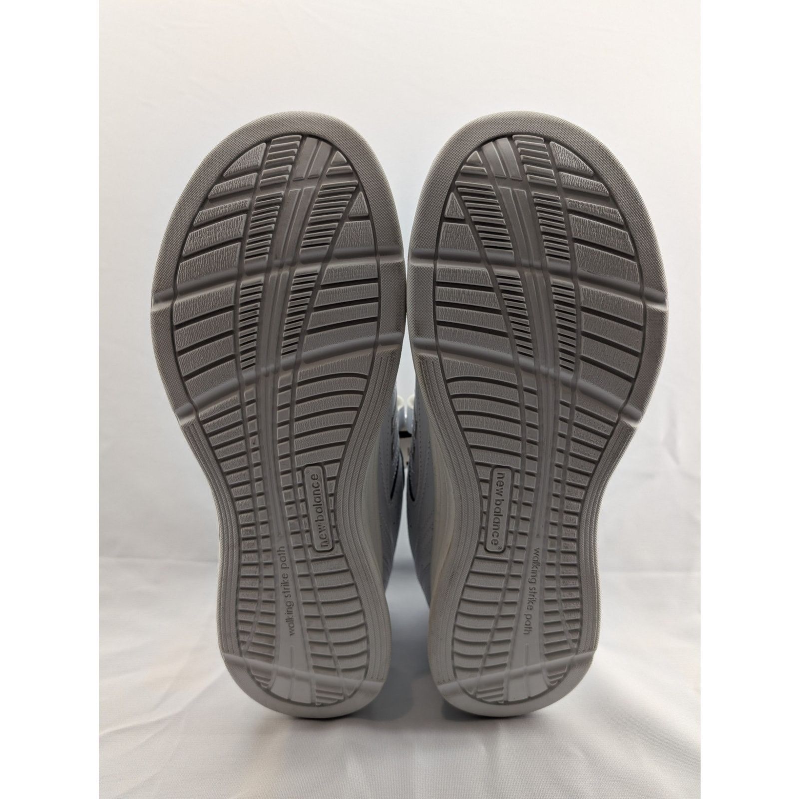 New Balance New Balance Unisex WW577VW Hook & Loop Walk Shoe M11/W12.5 D Size US 11 / EU 44 - 5 Thumbnail