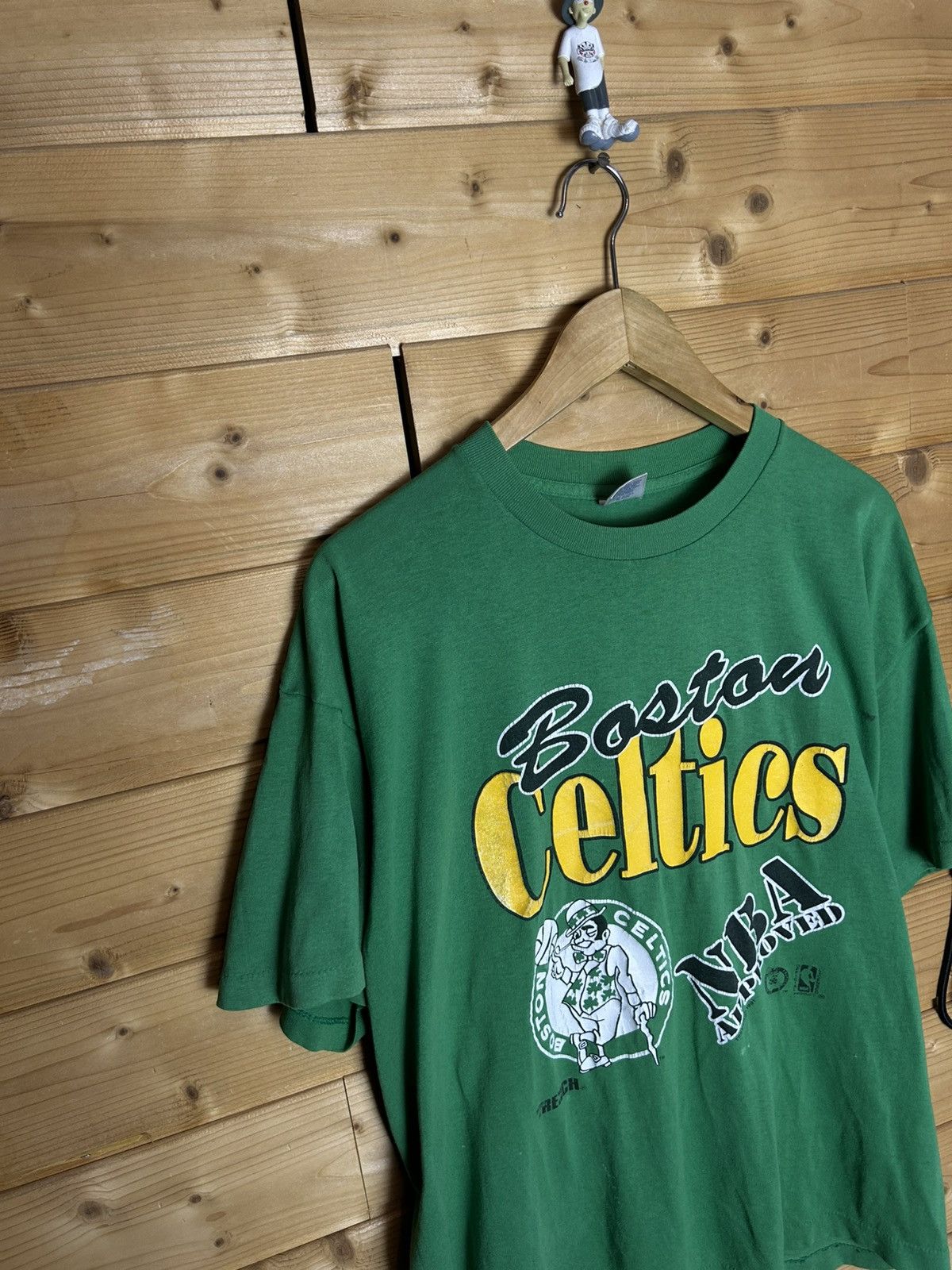 NBA Vintage 1991 Boston Celtics single stitch t shirt Size US XL / EU 56 / 4 - 2 Thumbnail