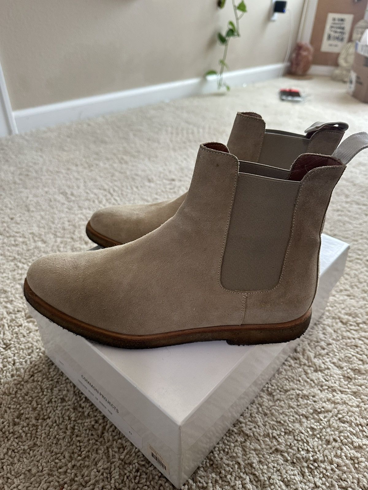 Common Projects Common Projects Chelsea boot in Suede Tan Size US 8.5 / EU 41-42 - 2 Thumbnail