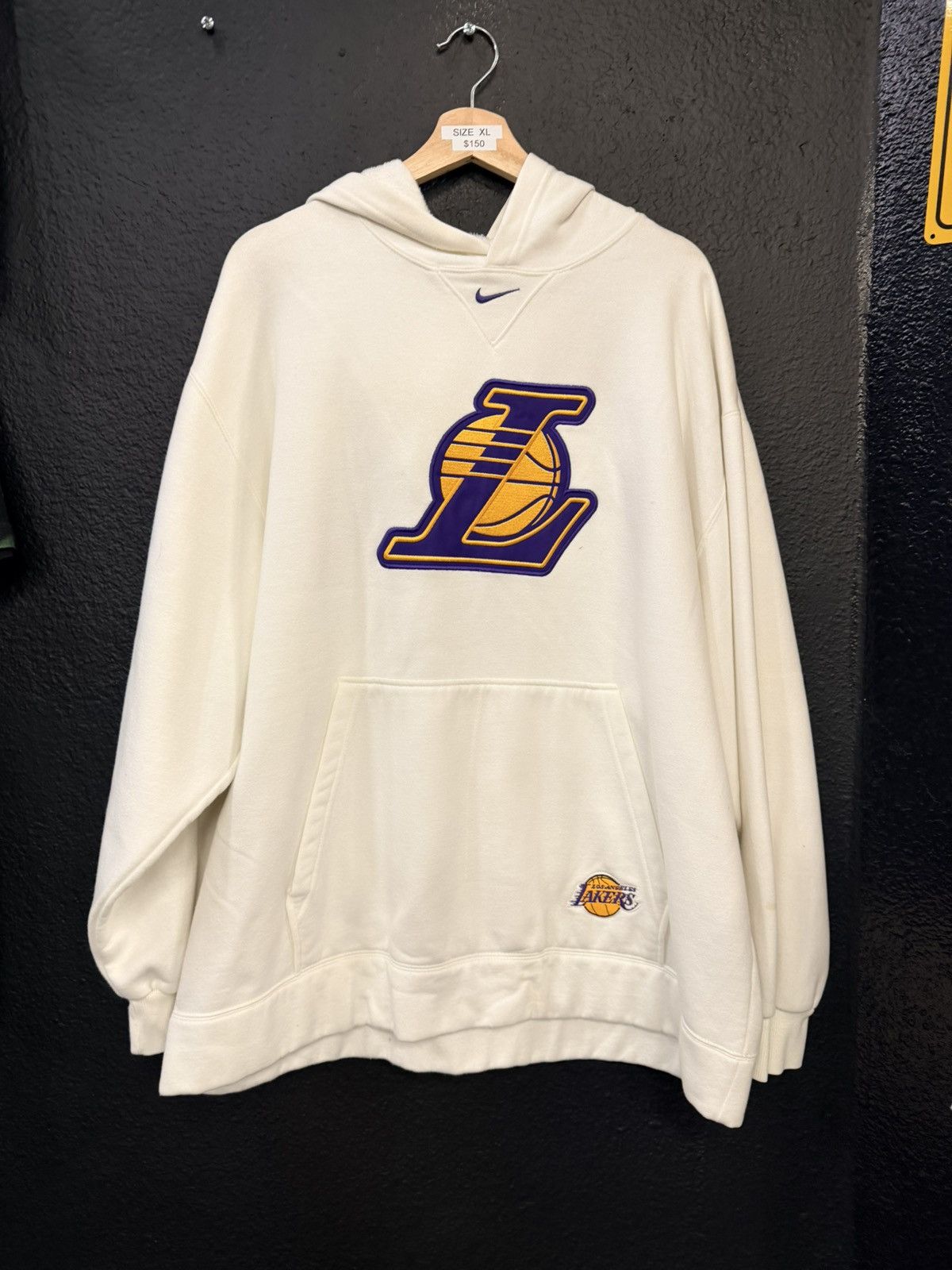 Nike Vintage Nike Lakers NBA Hoodie Size US XL / EU 56 / 4 - 1 Thumbnail