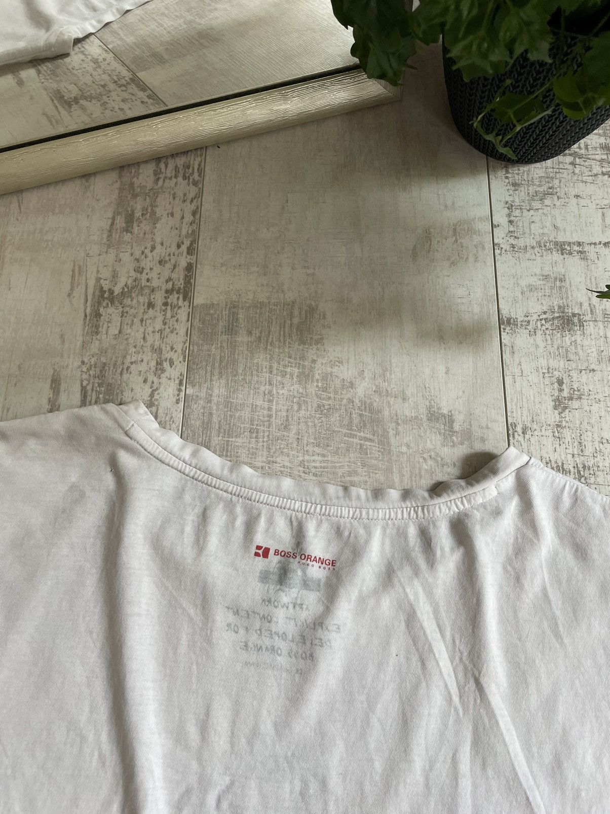 Hugo Boss × Vintage 💥RARE💥 Hugo Boss Orange T-Shirt Hard To Resist Artwork Size US L / EU 52-54 / 3 - 7 Thumbnail