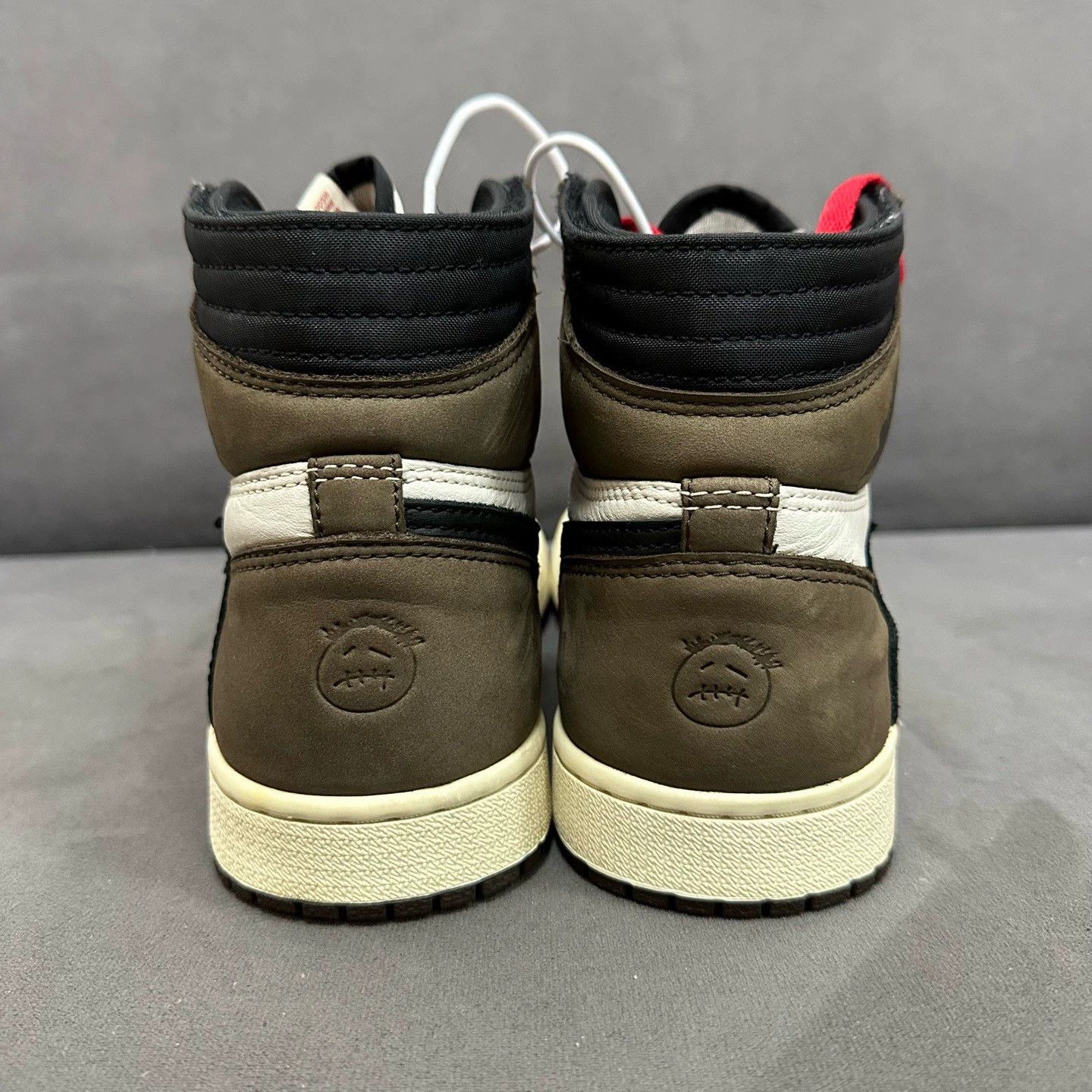 Nike Size 40.5/AJ1 Reverse Swoosh Size US 7.5 / EU 40-41 - 3 Thumbnail