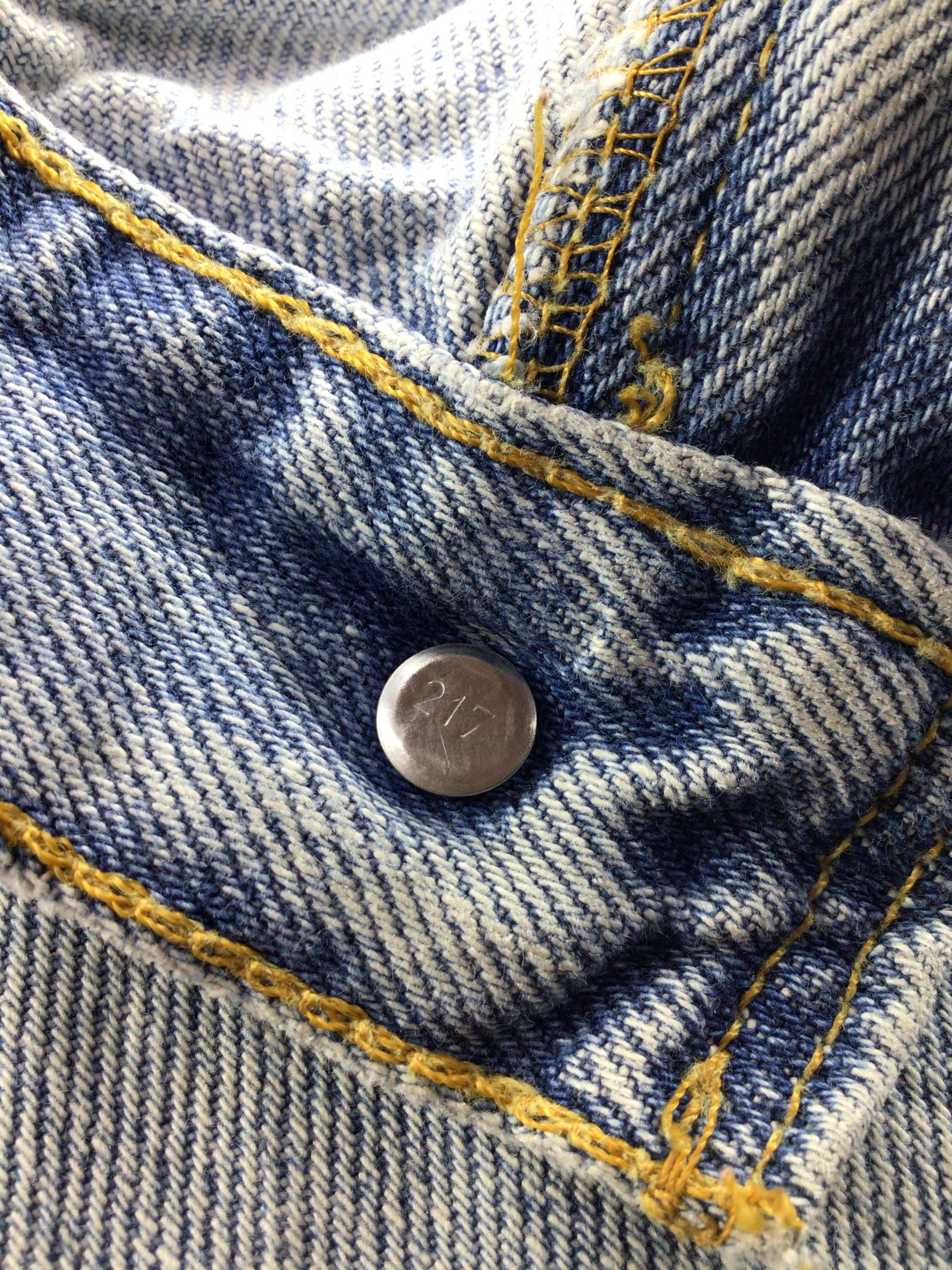 Levi's Vintage Light Wash Levis 505 Jeans-J757 Size US 35 - 9 Thumbnail