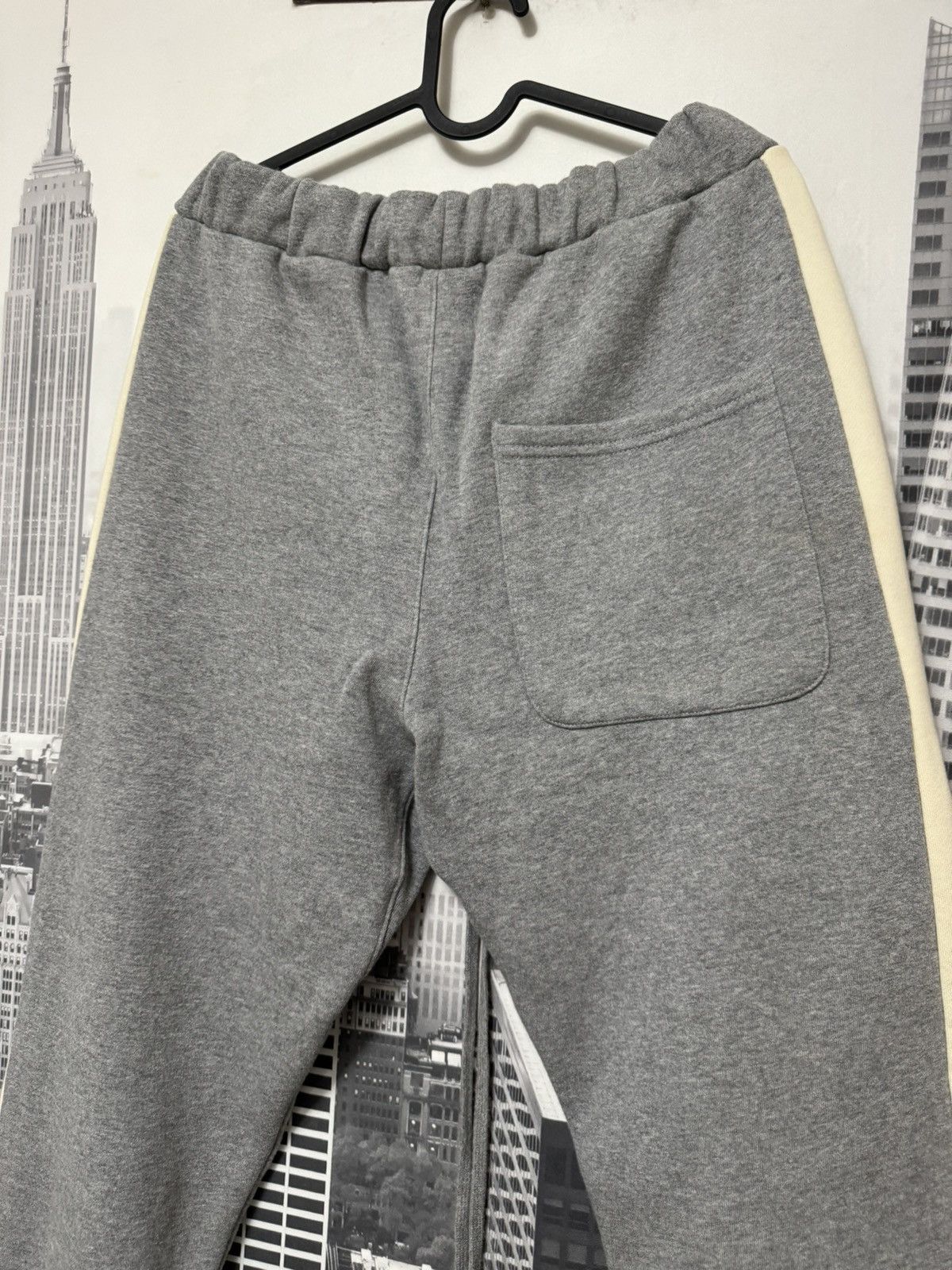Fear of God Fear of God Essentials Side Stripe Sweatpants Grey SZ Sm🔥 Size US 32 / EU 48 - 7 Thumbnail