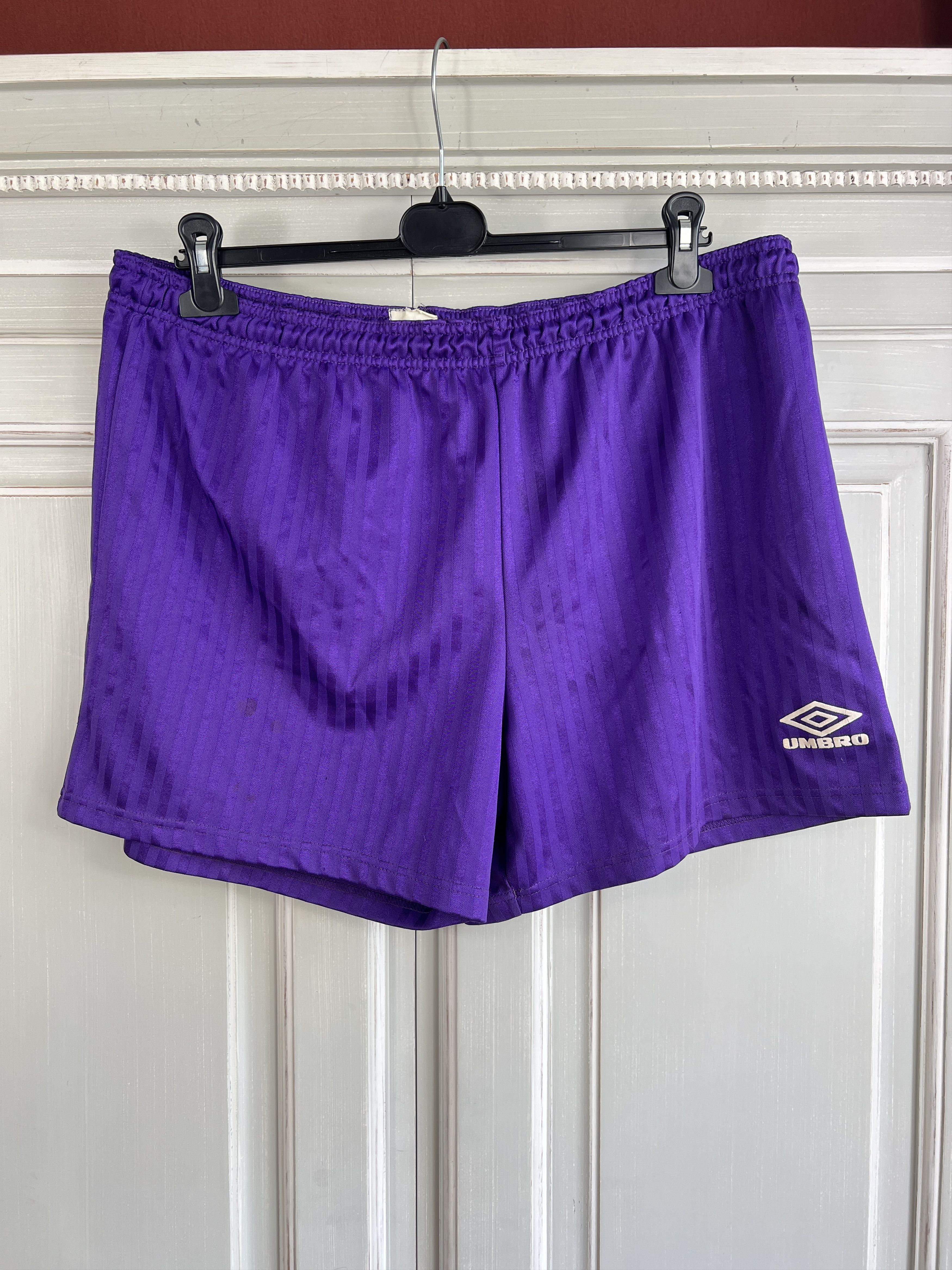 Umbro × Vintage UMBRO 90S LOGO STRIPED FOOTBALL SHORTS Size US 34 / EU 50 - 1 Thumbnail
