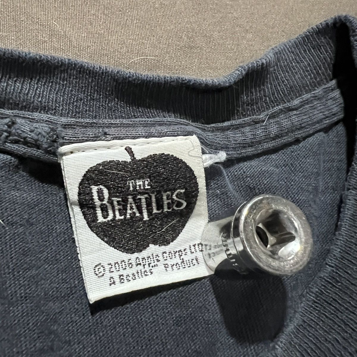 Band Tees Vintage Y2K The Beatles Rubber Soul Tee Thrashed Sun Faded Size US XL / EU 56 / 4 - 7 Thumbnail