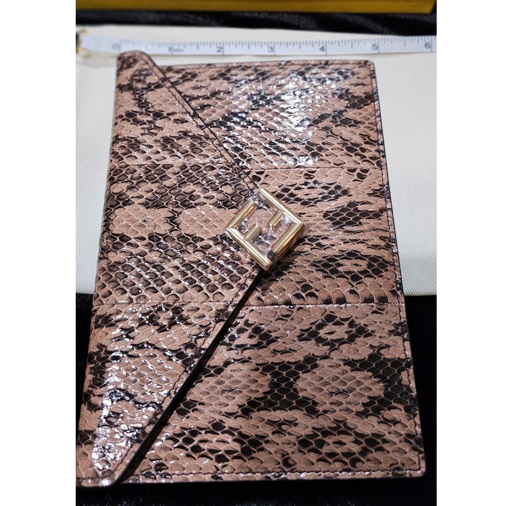 Fendi Fendi FF Busta 2023 snakeskin/python clutch Size ONE SIZE - 10 Thumbnail