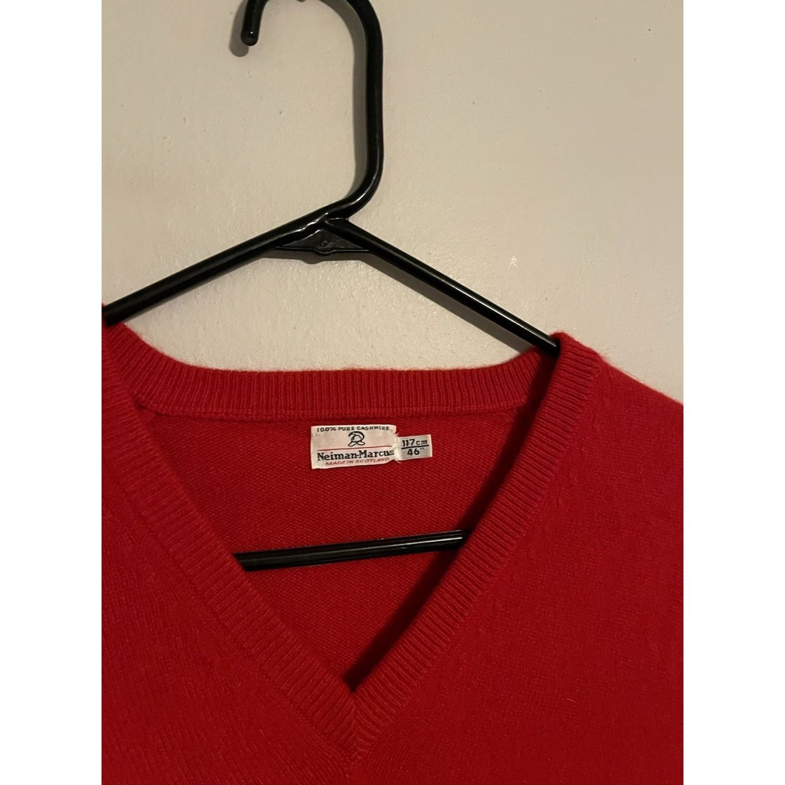Neiman Marcus Neiman Marcus Cashmere Red V-Neck Vest Mens 46 - Casual Knit Sweater Size US XXL / EU 58 / 5 - 2 Thumbnail