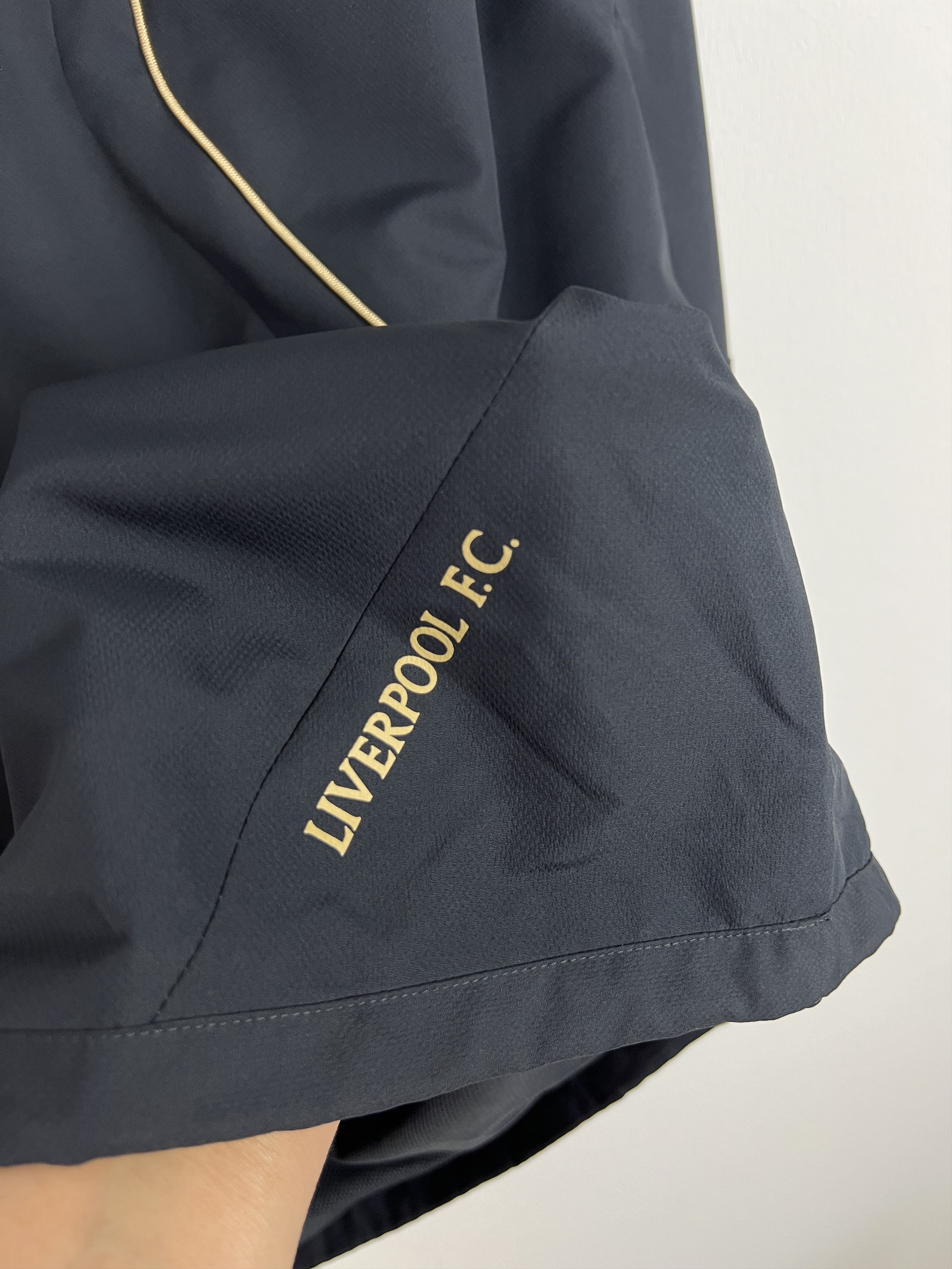 Adidas Vintage Adidas Liverpool Football Jacket Soccer Track Top Size US L / EU 52-54 / 3 - 5 Thumbnail