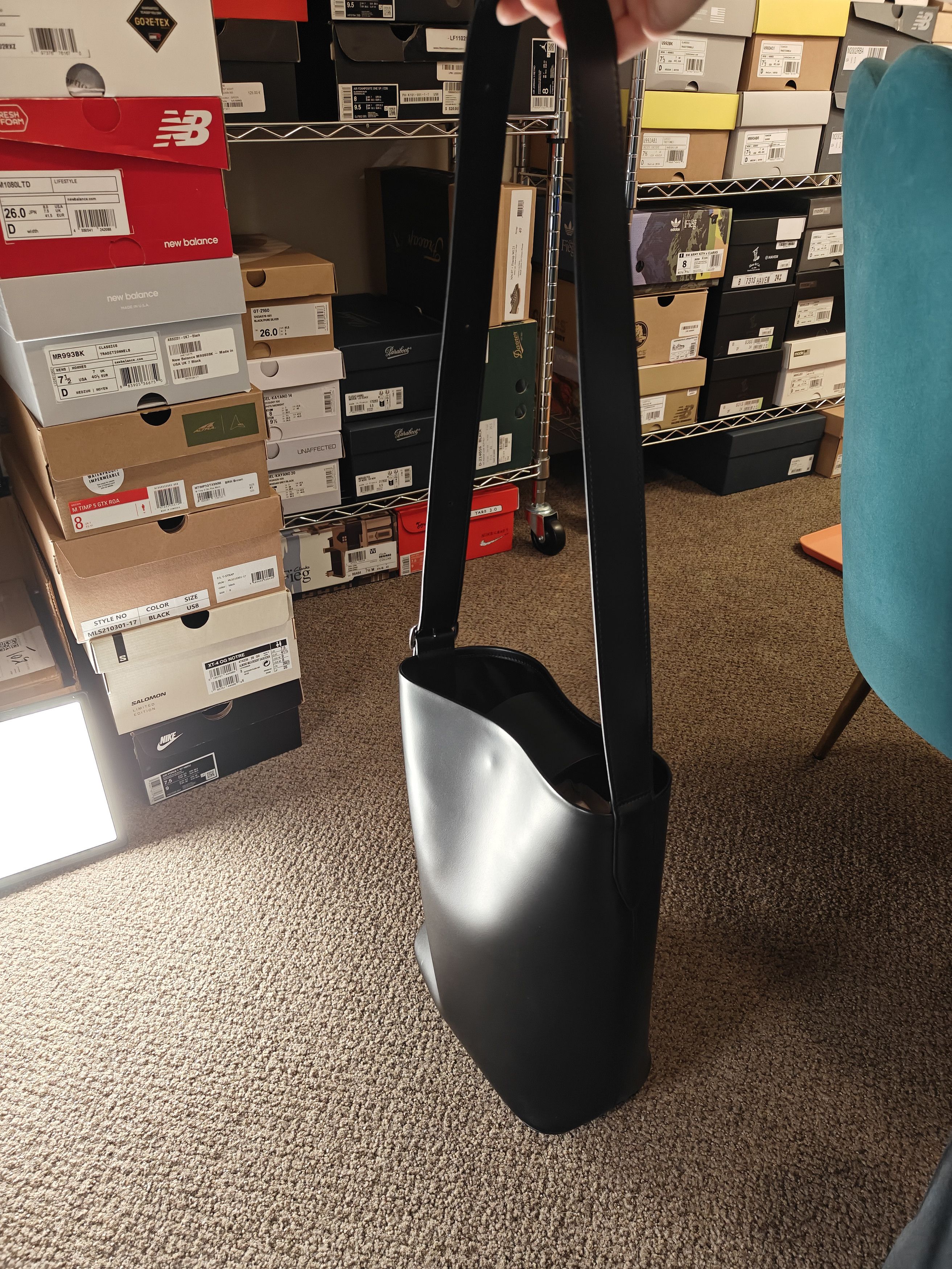 Uniqlo uniqlo vegan leather bucket bag with adjustable strap Size ONE SIZE - 3 Thumbnail