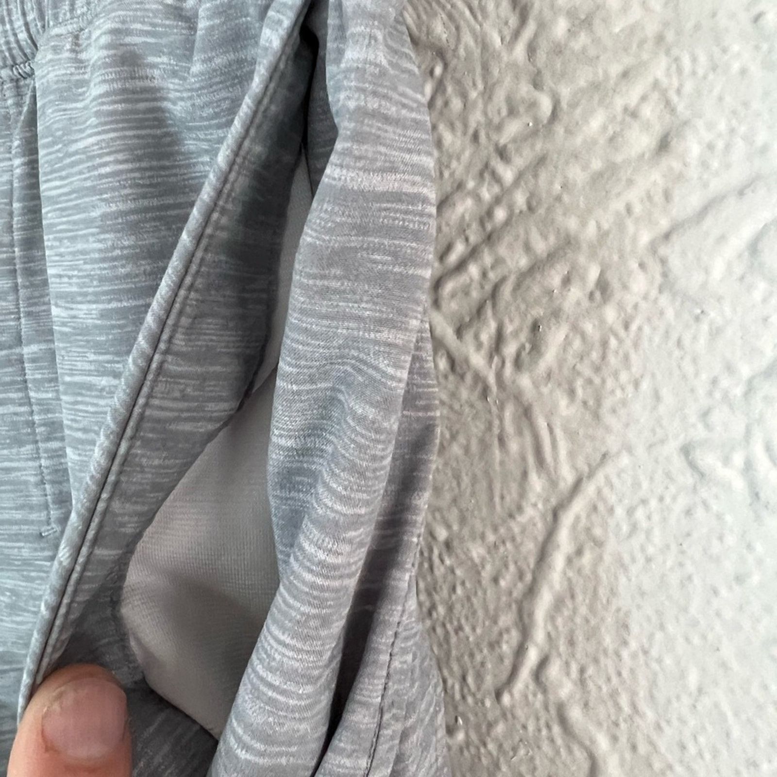 Lululemon Lululemon Shorts Women’s Small Gray Grey Breathable Size 27" / US 4 / IT 40 - 4 Thumbnail
