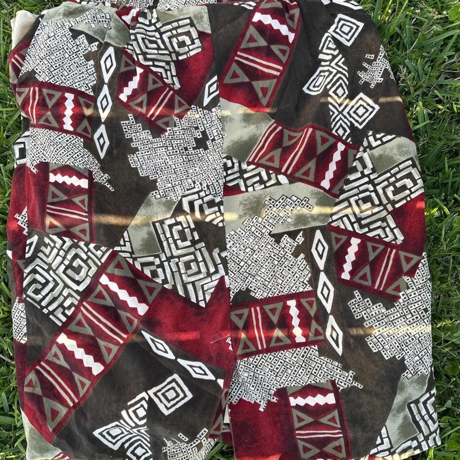Other VINTAGE abstract sk company geometric silk skirt M/L? skirt. Size 32" / US 10 / IT 46 - 2 Thumbnail