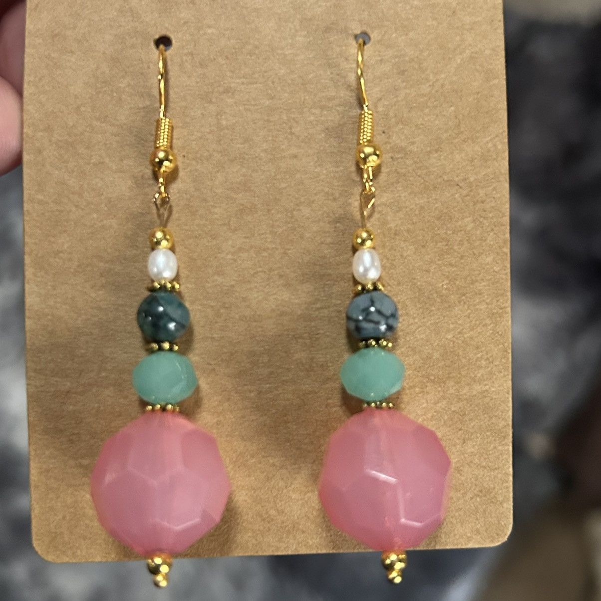 Handmade Handcrafted elegant vintage pink lucite bead earrings Size ONE SIZE - 3 Thumbnail