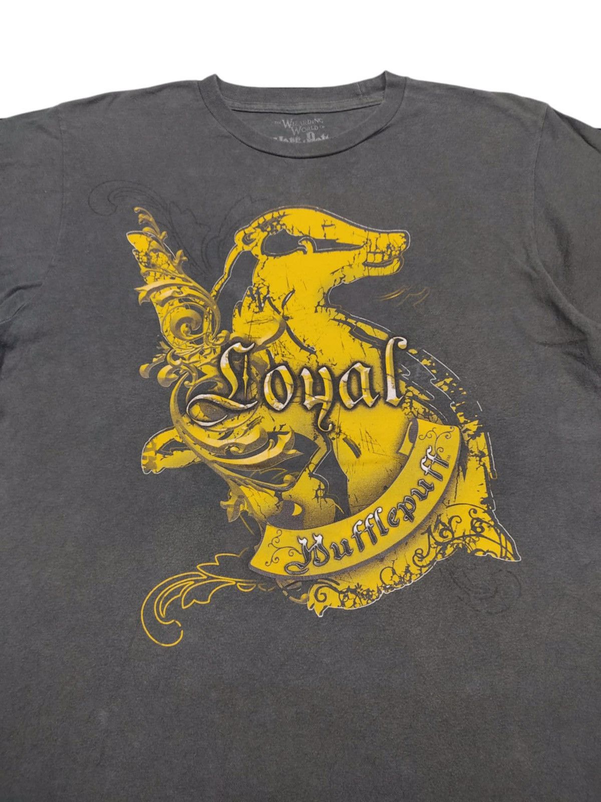 Universal Studios Wizarding World Of Harry Potter Loyal Mufflepuff T-Shirt Size US M / EU 48-50 / 2 - 4 Thumbnail