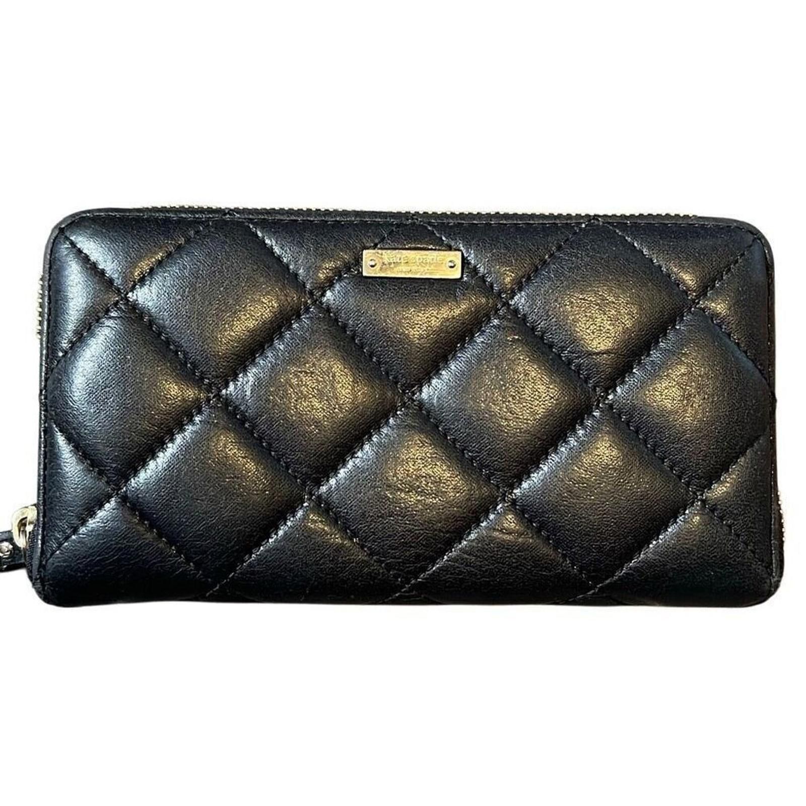 Designer Kate Spade quilted cow skin leather international wallet Size ONE SIZE - 1 Thumbnail