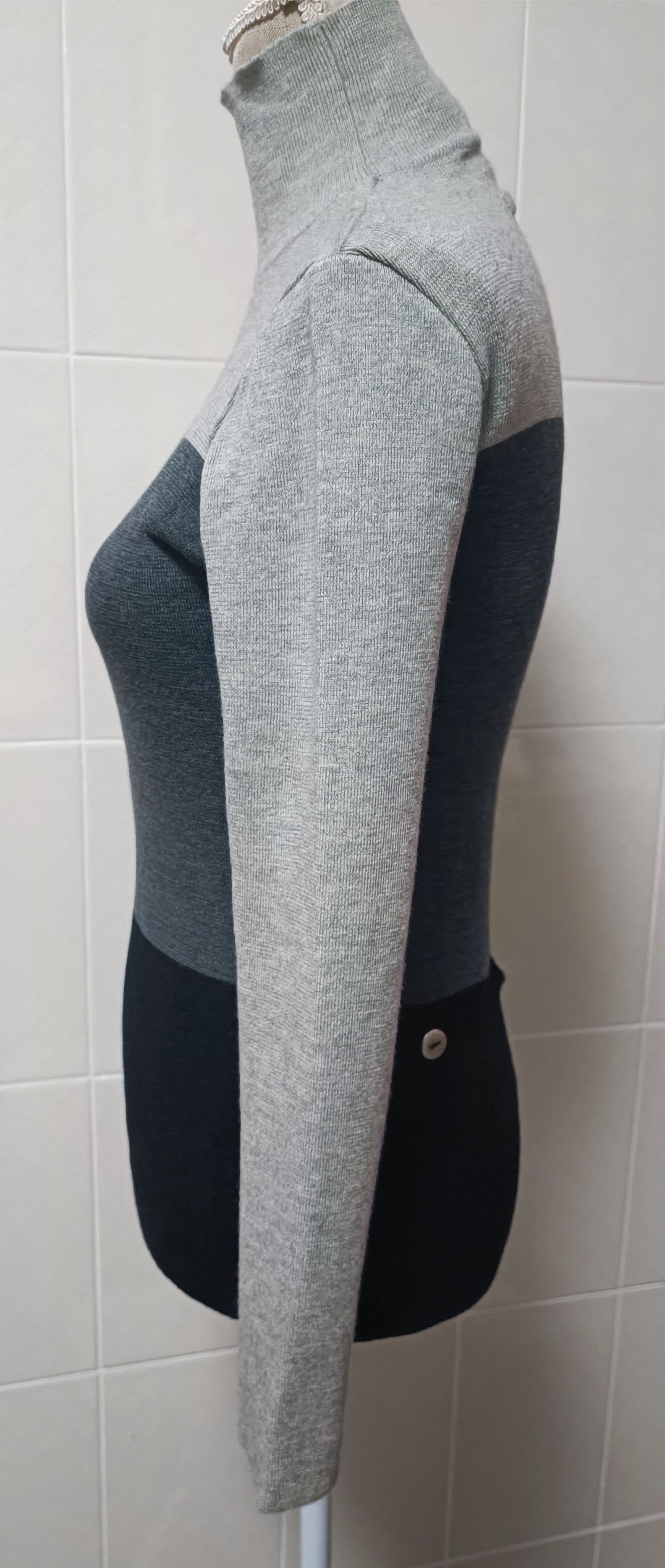 Jean Paul Gaultier Gray wool knit sweater with back pocket. Size S / US 4 / IT 40 - 16 Thumbnail