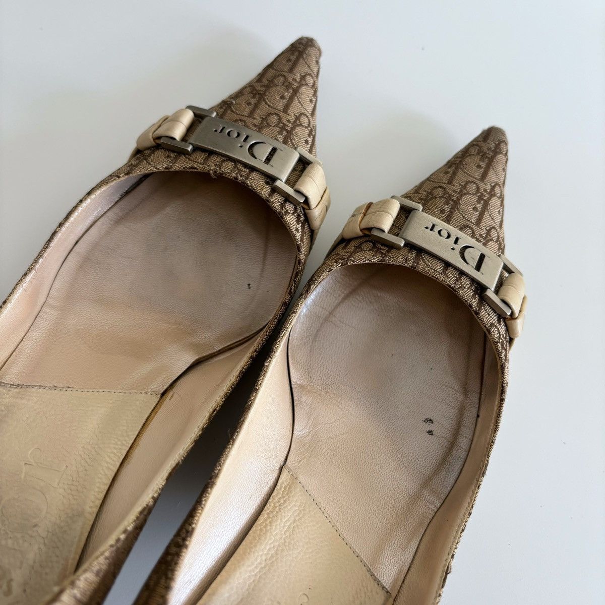 Dior × John Galliano Dior 2000s Diorissimo Trotter Pointed Toe Pumps Size US 5.5 / IT 35.5 - 3 Thumbnail