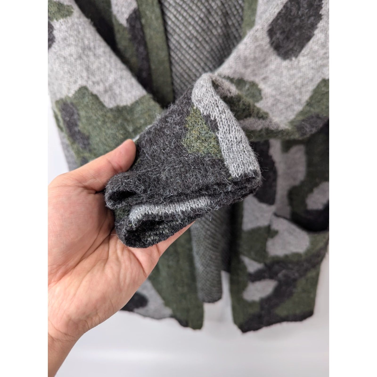 Vintage Modern Canvas Cardigan Women M Green Gray Camo Open Front Sweater Size M / US 6-8 / IT 42-44 - 2 Thumbnail