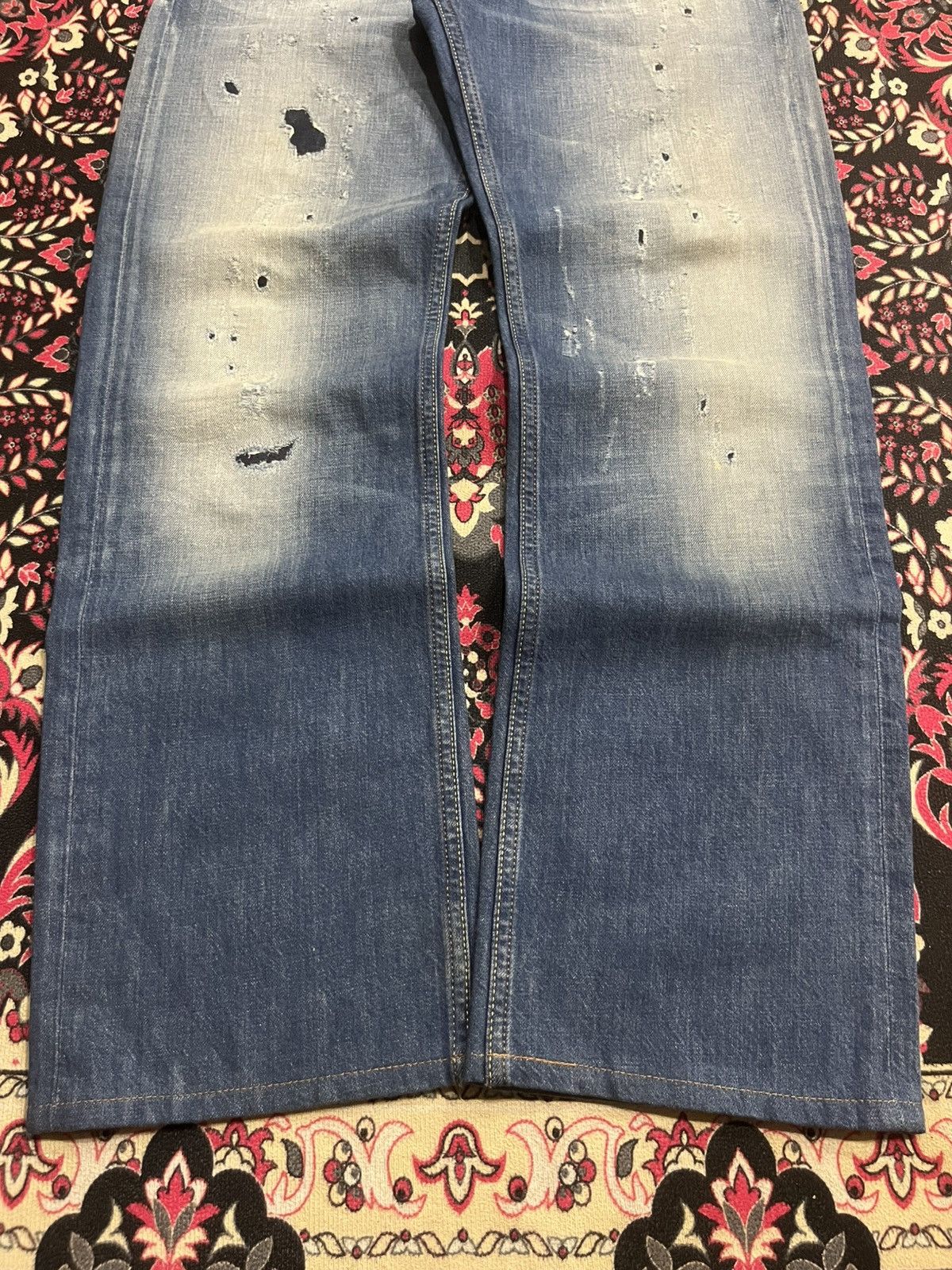 Diesel Vintage Diesel “Larkee” Blue Washed Distress Loose Leg Jeans Size US 31 - 12 Thumbnail