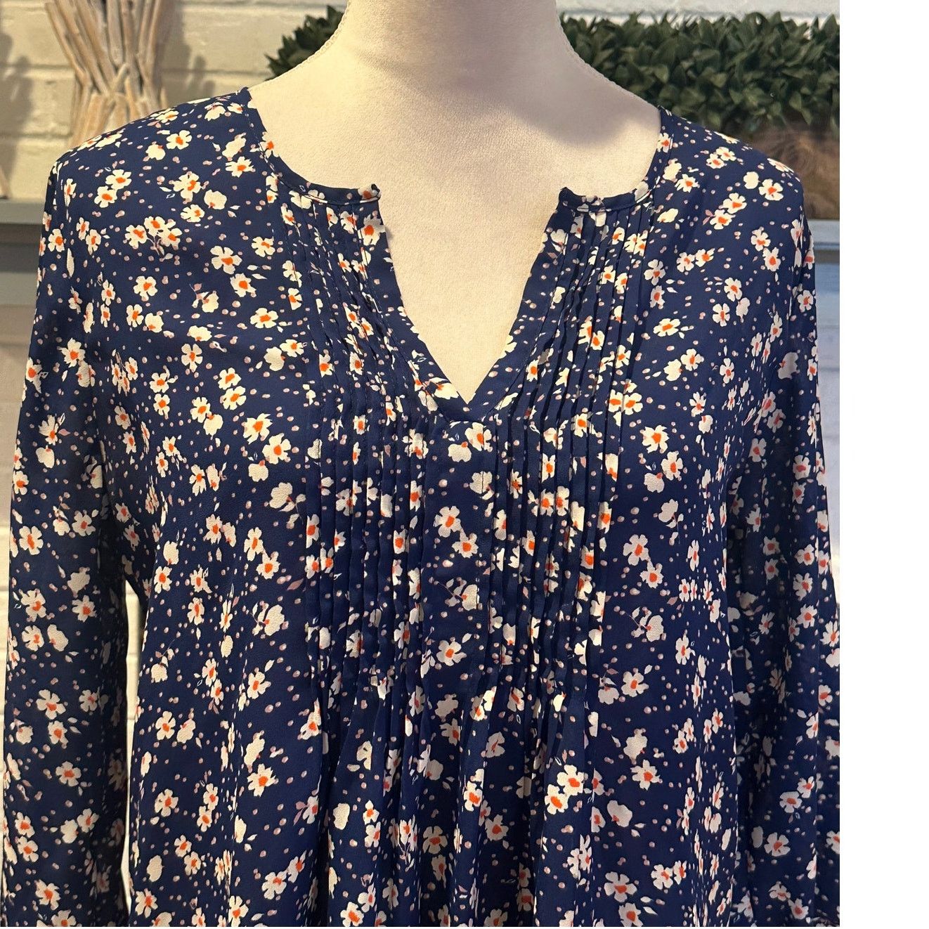Other Collective Concept Blue Floral 3/4 Sleeve V Neck Blouse SP Size S / US 4 / IT 40 - 2 Thumbnail