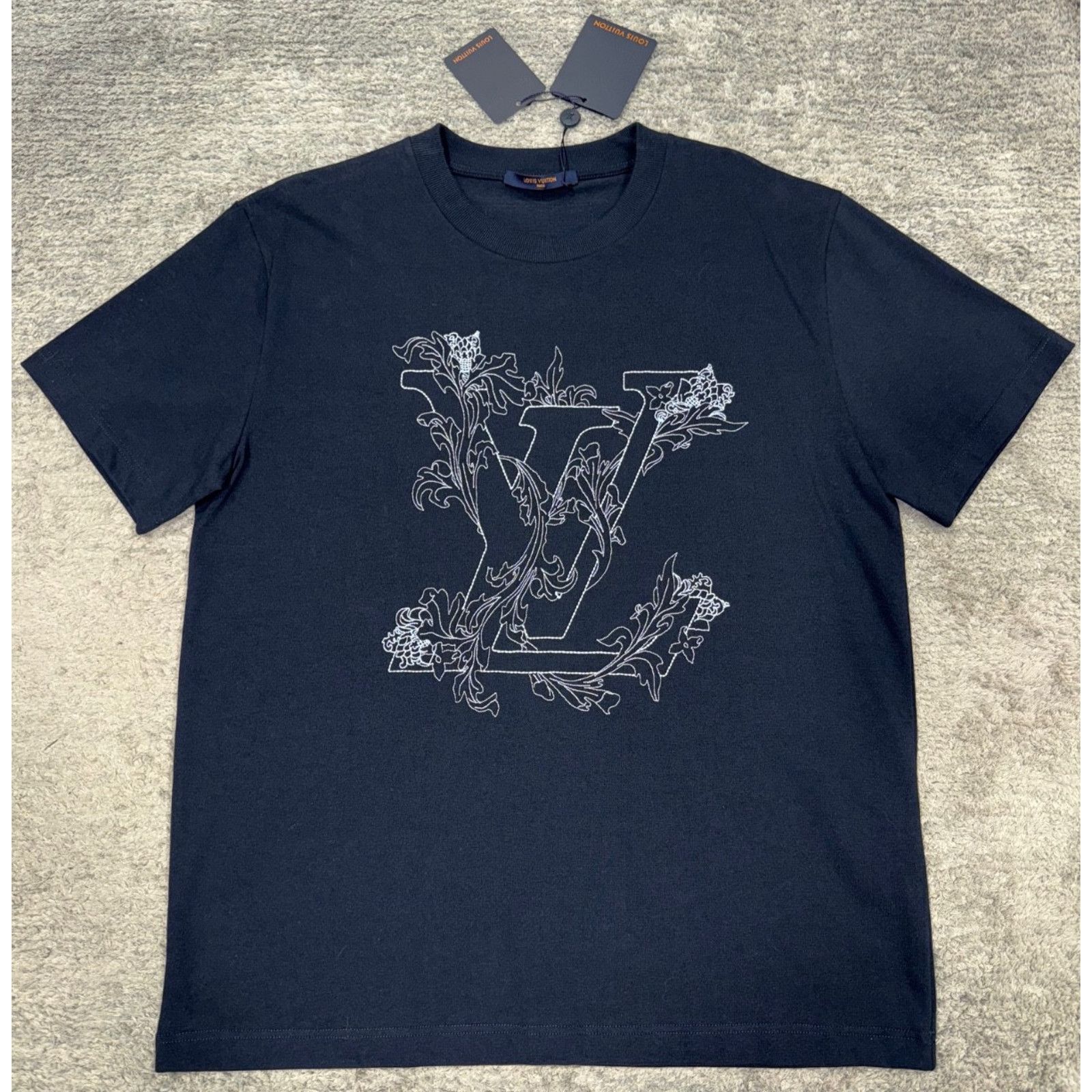 Louis Vuitton Louis Vuitton Embroidered Logo Short Sleeve T-Shirt Medium M Size US M / EU 48-50 / 2 - 4 Thumbnail