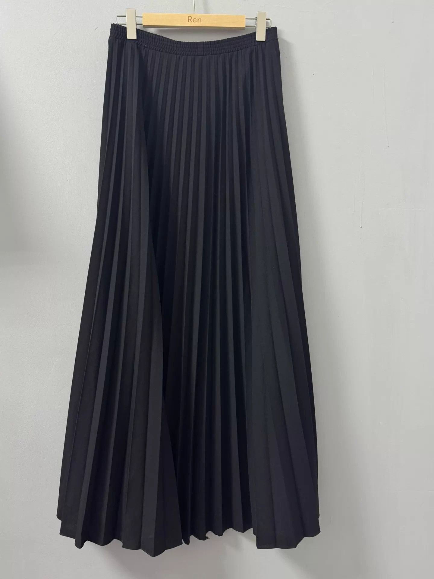 Vetements Vetements 21 Pleated Floor-Length Skirt M 9.9/10 Size M / US 6-8 / IT 42-44 - 1 Thumbnail