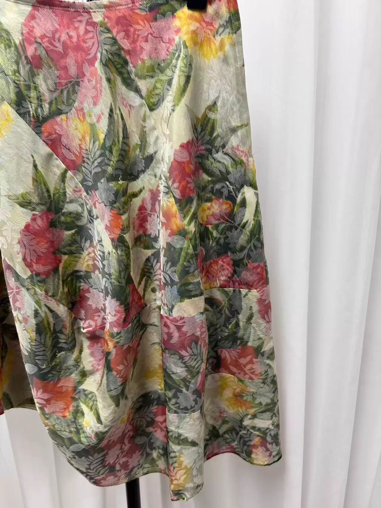 Comme des Garcons COMME des GARÇONS S Floral Patchwork Skirt Size 26" / US 2 / IT 38 - 3 Thumbnail