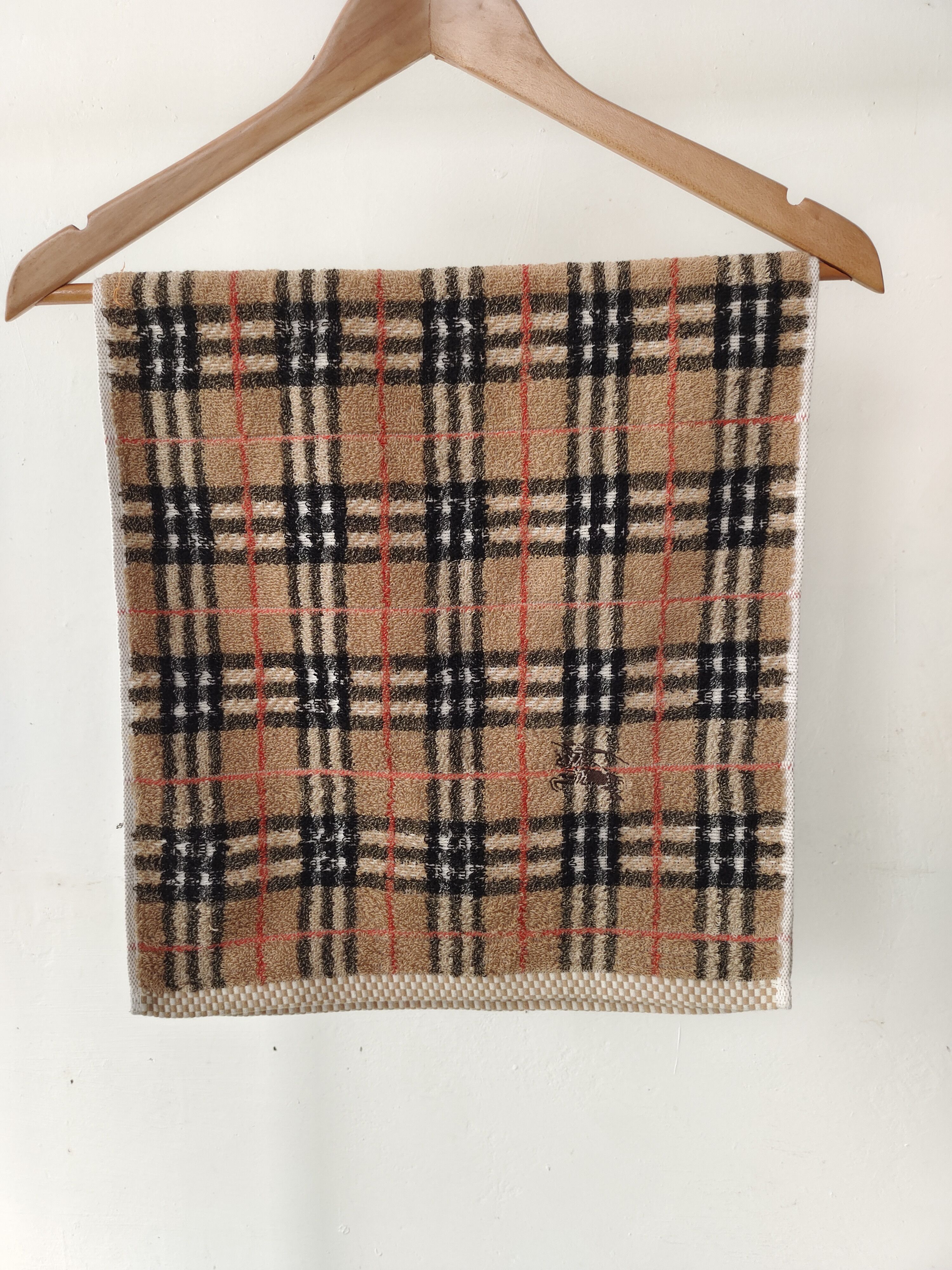 Burberry NEW OLD STOCK BURBERRY LONDON NOVA CHECK HAND TOWEL Size ONE SIZE - 1 Thumbnail