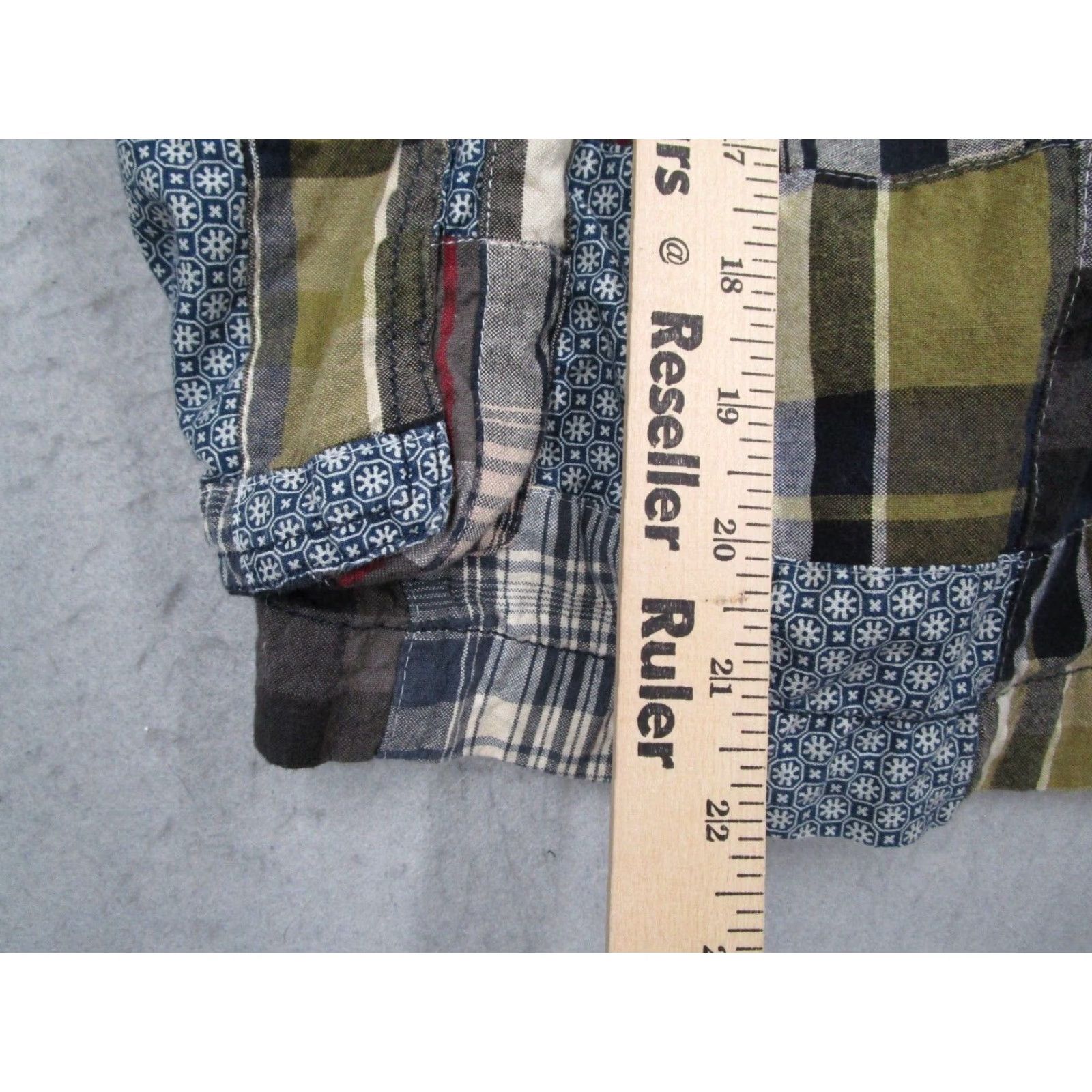 Old Navy VINTAGE Old Navy Cargo Shorts Mens 34 Blue Plaid Patchwork 5-Pocket Design 100% Cotton City? Size US 34 / EU 50 - 7 Thumbnail