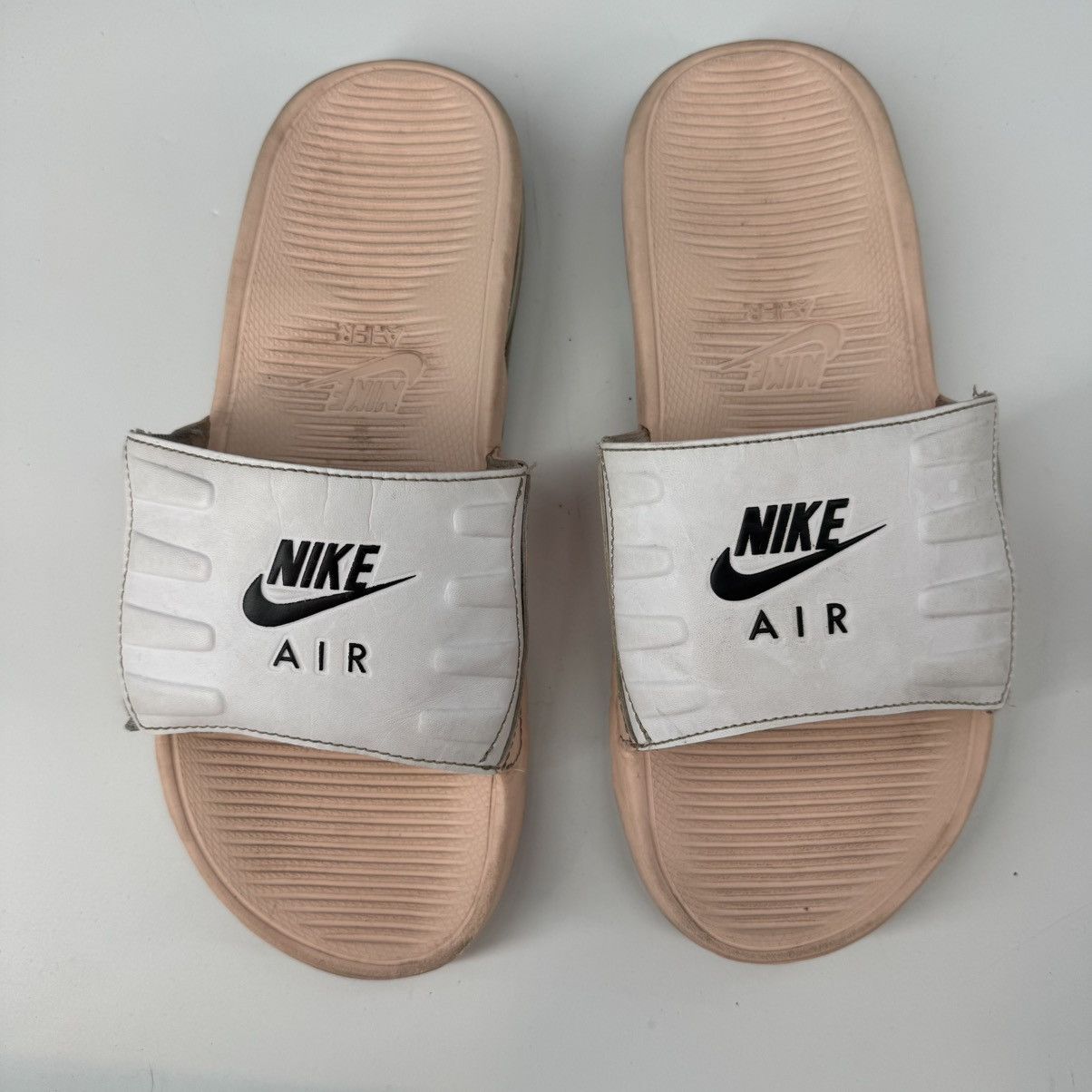 Nike Nike air max slides pink slippers 9 Size US 9 / EU 42 - 1 Thumbnail