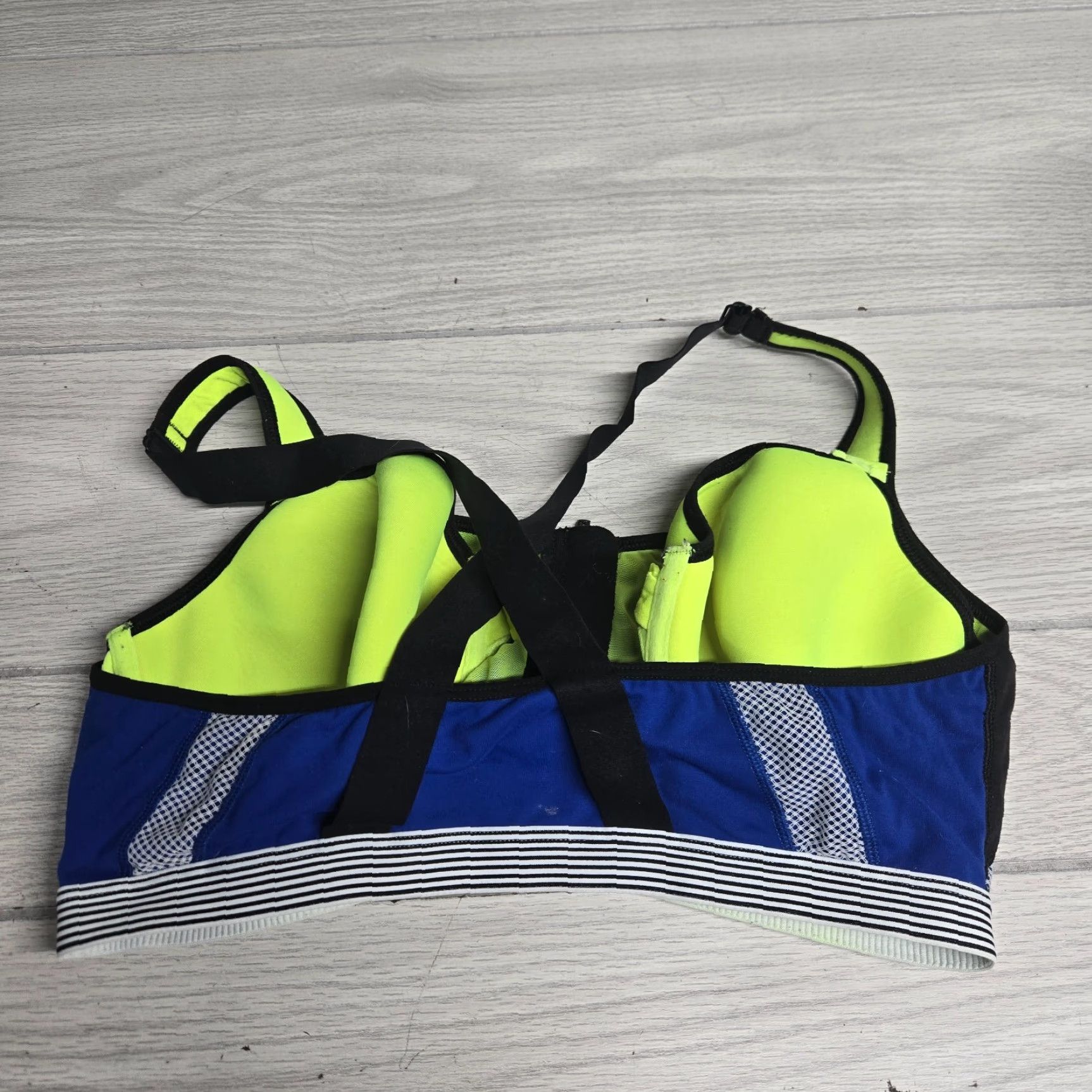 Victoria's Secret Victoria's Secret VSX Sport Bra Womens 38D Blue Zip Front Racerback Full Coverage Size ONE SIZE - 4 Thumbnail