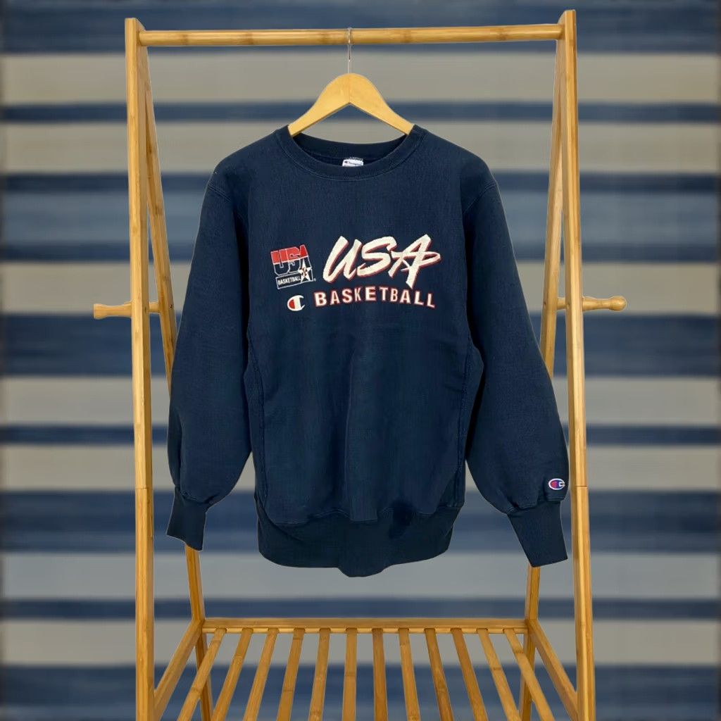 Champion VTG Champion Dream Team USA Basketball Reverse Weave Sweatshirt Navy Size L Mens Crewneck Reversible USA 90s Bball Size US L / EU 52-54 / 3 - 1 Thumbnail