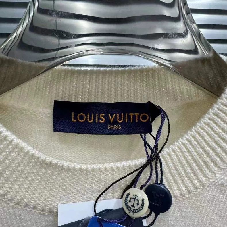 Louis Vuitton Louis Vuitton Clock Sweater Size XS / US 0-2 / IT 36-38 - 2 Thumbnail