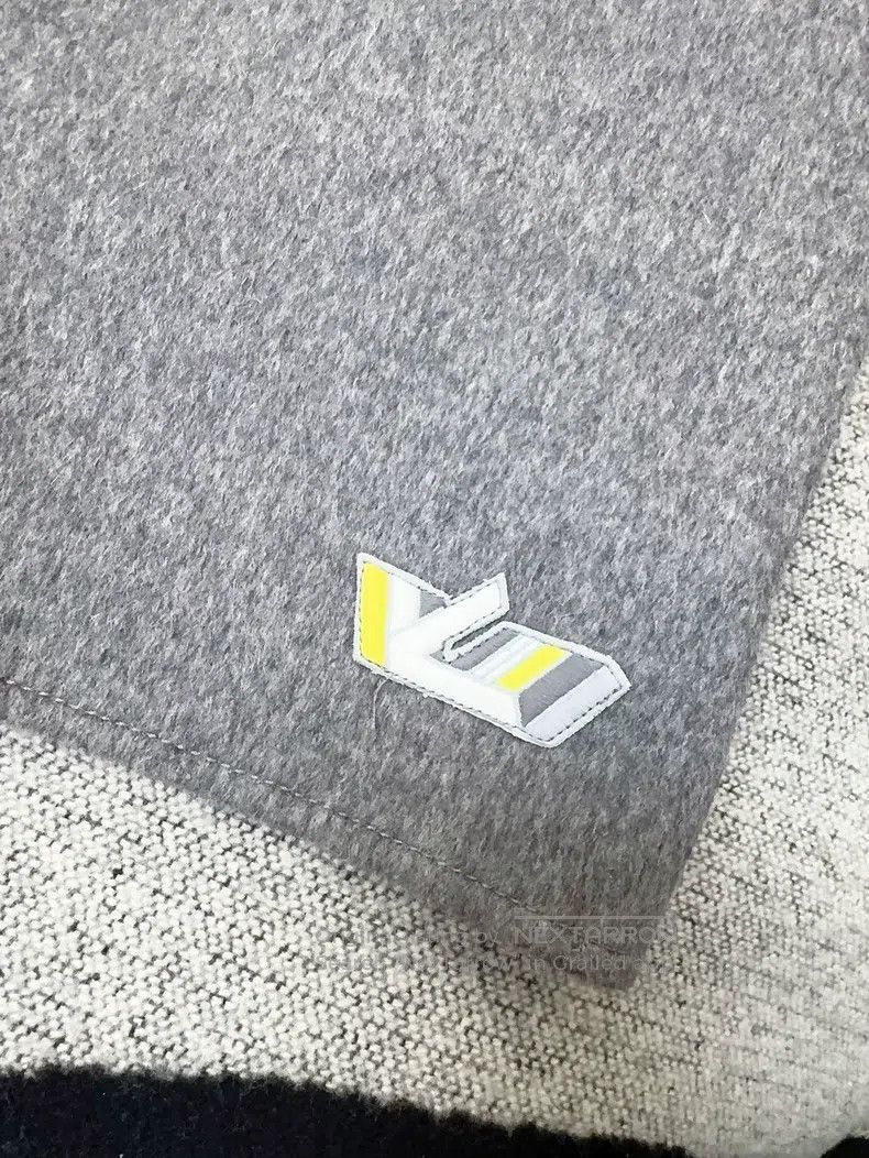Louis Vuitton Louis Vuitton Grey Logo Angora Rabbit Wool Shorts Size 33" - 4 Thumbnail
