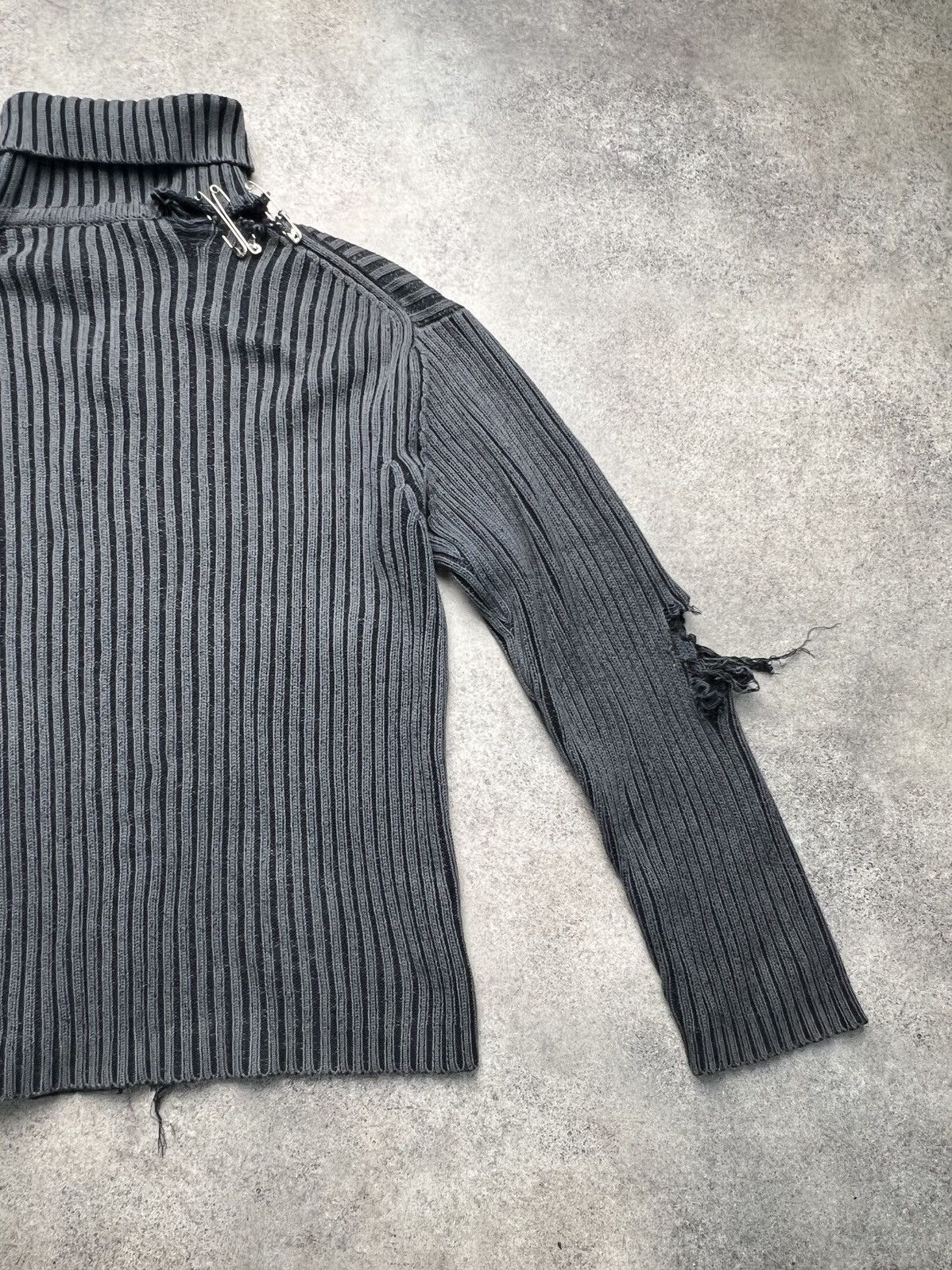 Dolce & Gabbana Dolce & Gabbana distressed chained knit sweater Size US L / EU 52-54 / 3 - 9 Thumbnail
