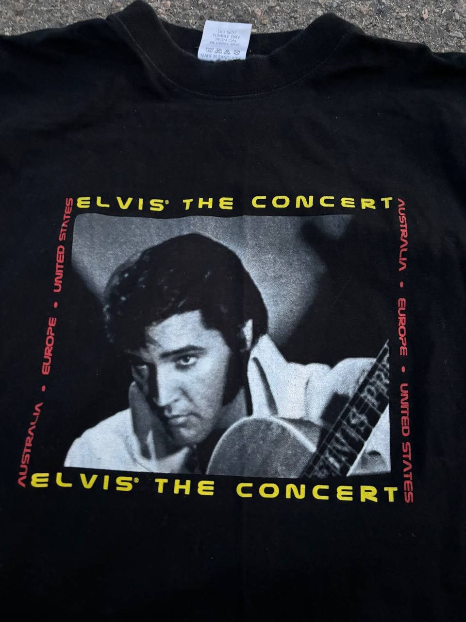 Vintage Vintage Y2K Elvis Presley Wolrd Tour 2001 The Concert T Shir Size US XL / EU 56 / 4 - 3 Thumbnail