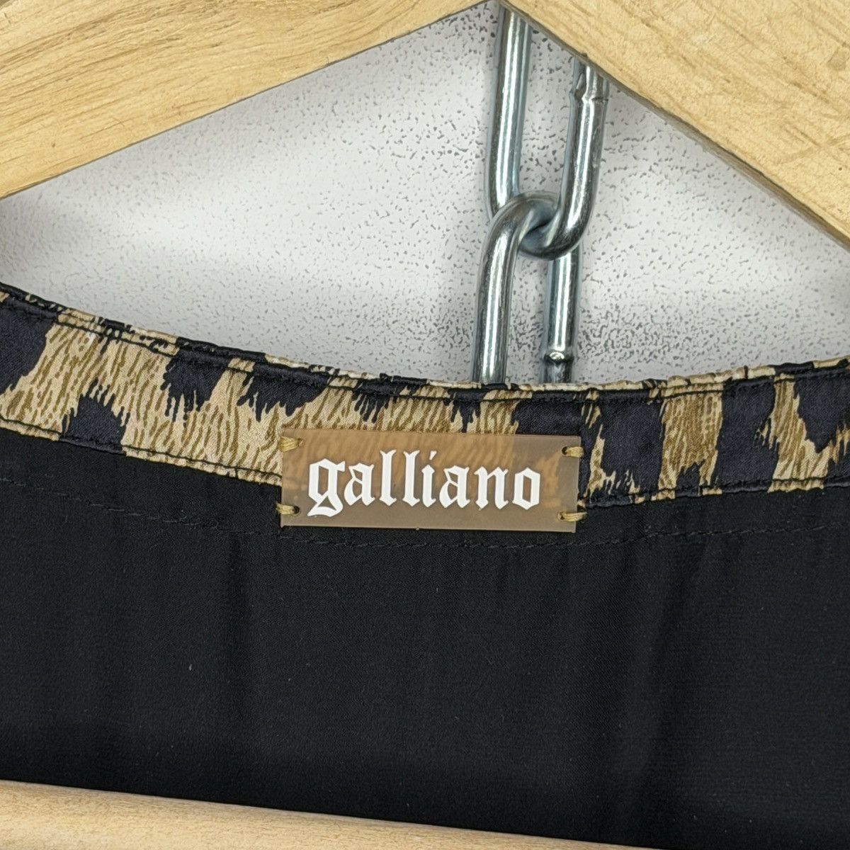 John Galliano John Galliano Vintage Y2K Silk Top Blouse Panter Avant Garde Size S / US 4 / IT 40 - 4 Thumbnail