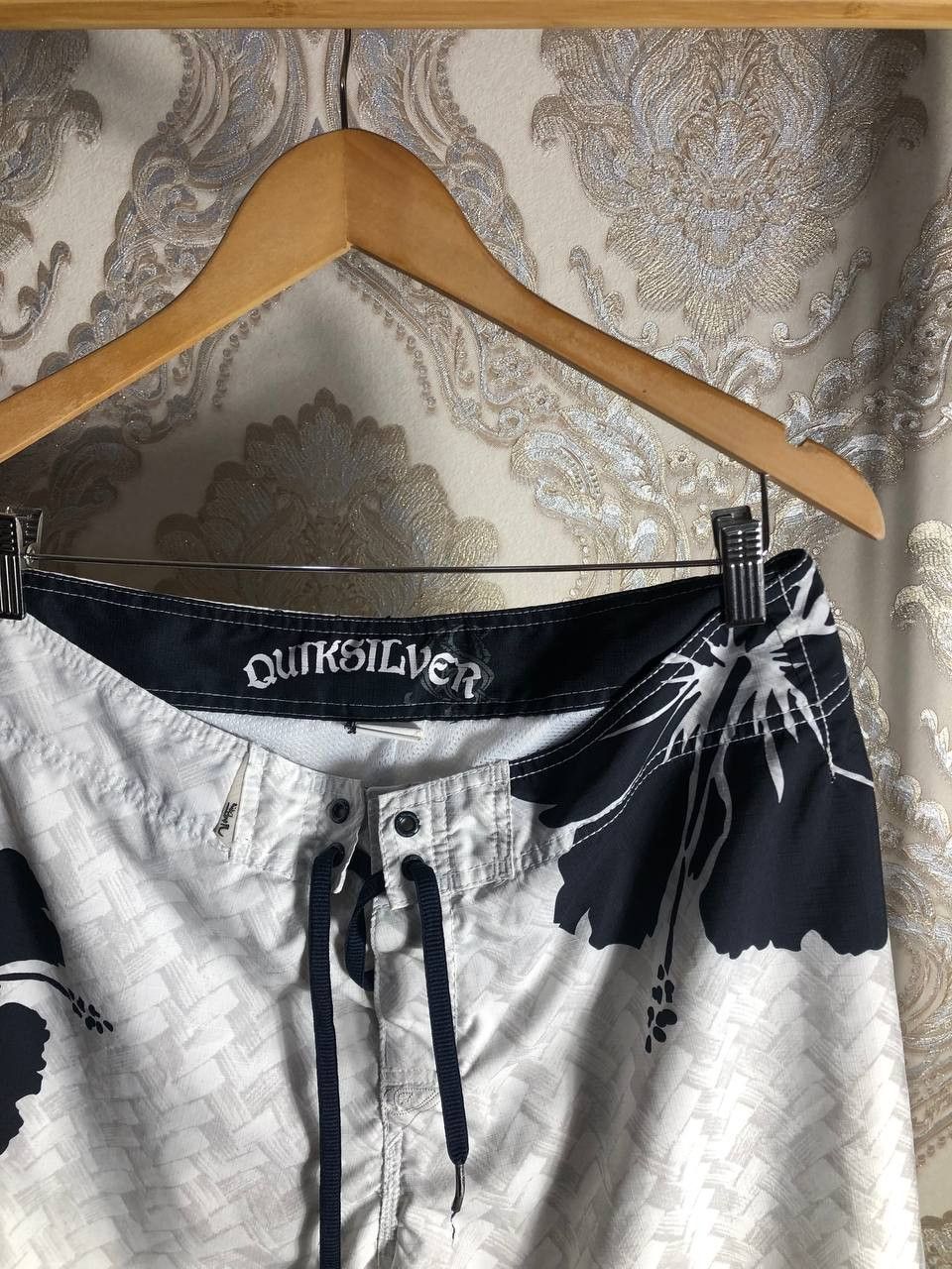 Quiksilver VINTAGE QUIKSILVER FLOWER DESIGNER SURF SHORTS Y2K 90s Size US 32 / EU 48 - 5 Thumbnail