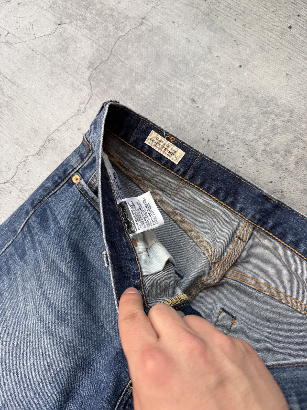Levi's Vintage Levi’s 501 Jeans Size US 31 - 8 Thumbnail